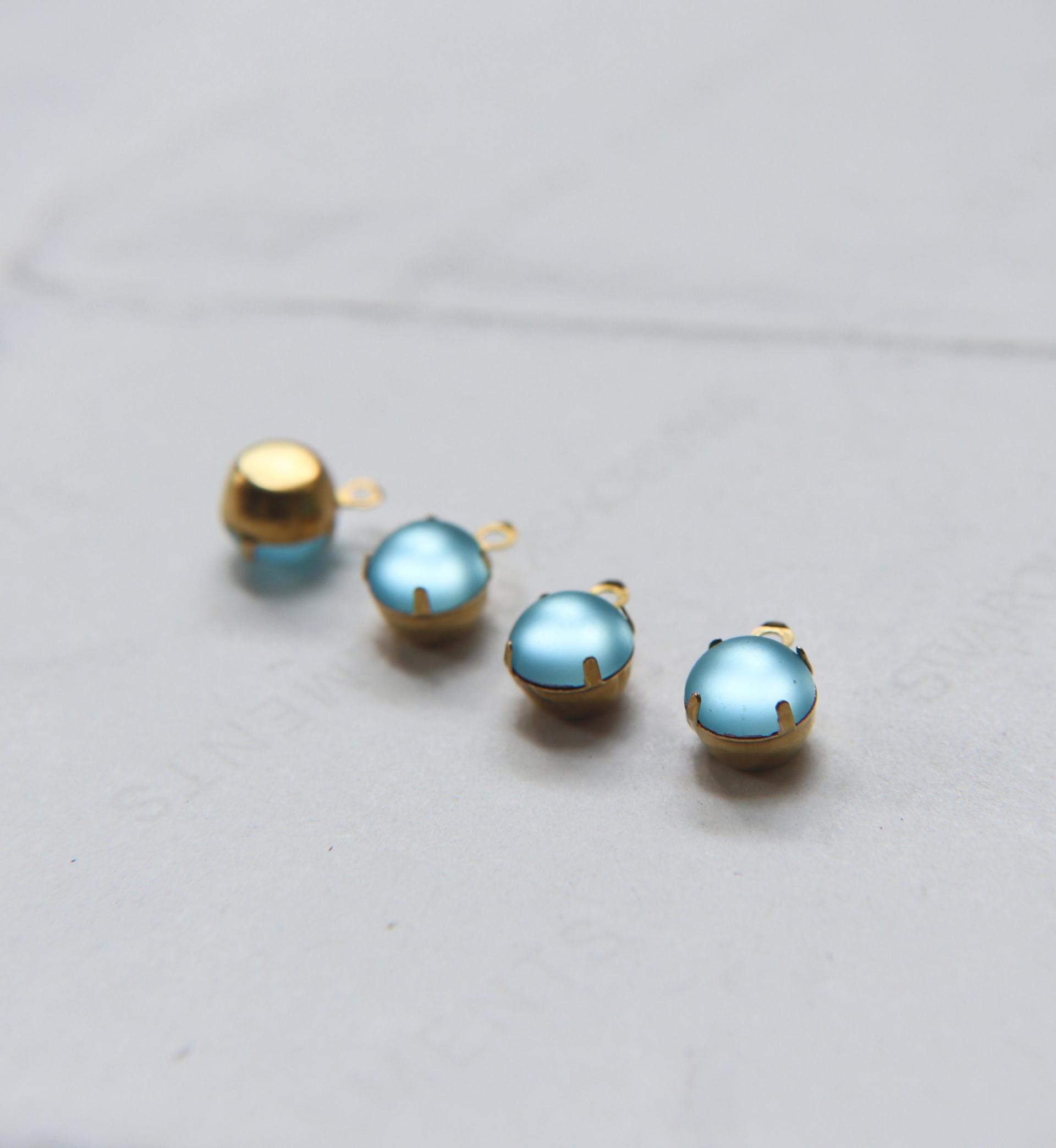 Cabochon Swarovski 7mm Round setting drop one loop in Aquamarine Matt 34ss 12/24/100/500 Pieces jewelry supplies in Brass/Vintage Black