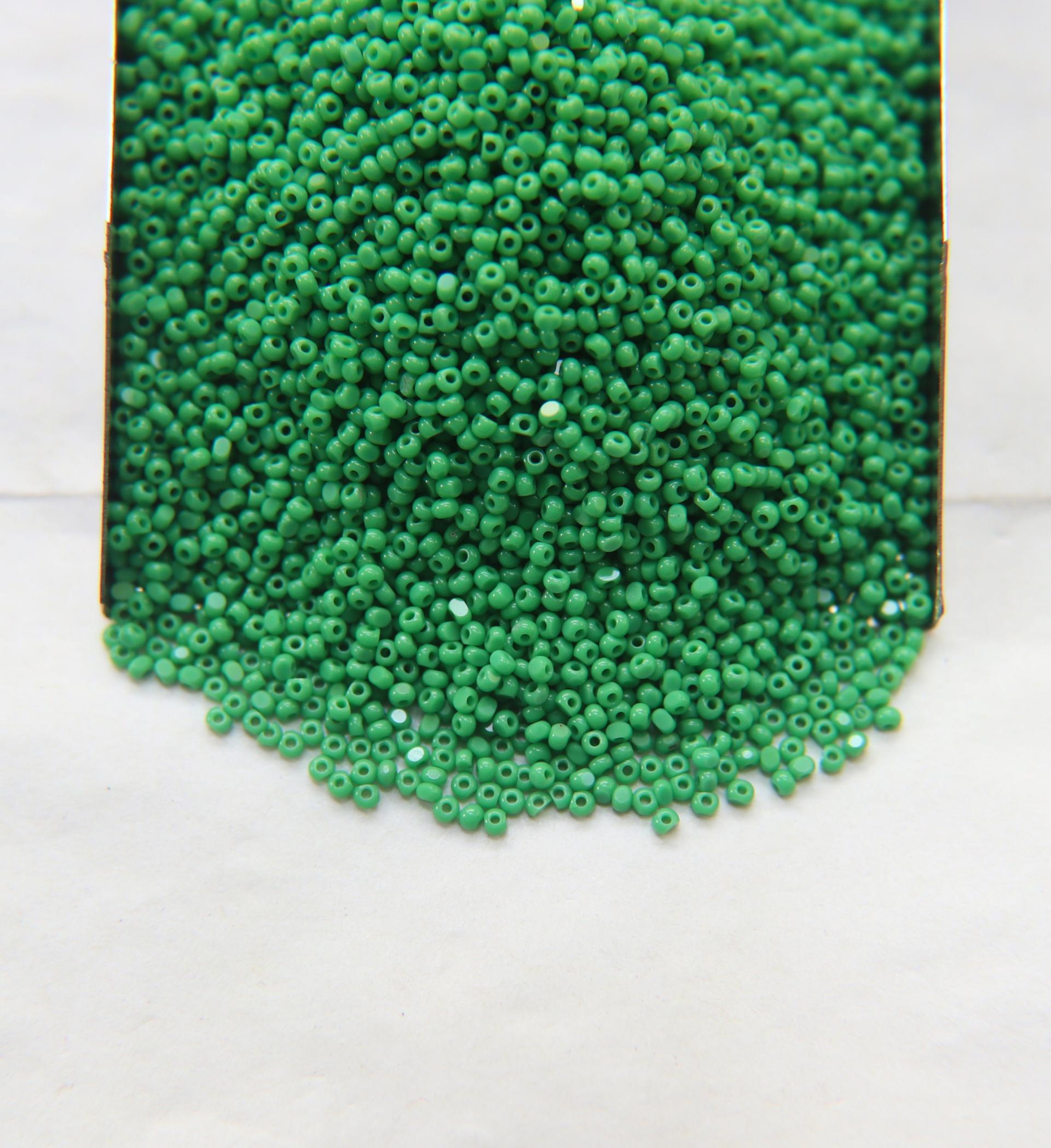 13/0 Charlotte Cut Beads 53250 Green Opaque 5/10/20/50/250/500 Grams craft supplies, jewelry making, embroidery materials, vintage beads