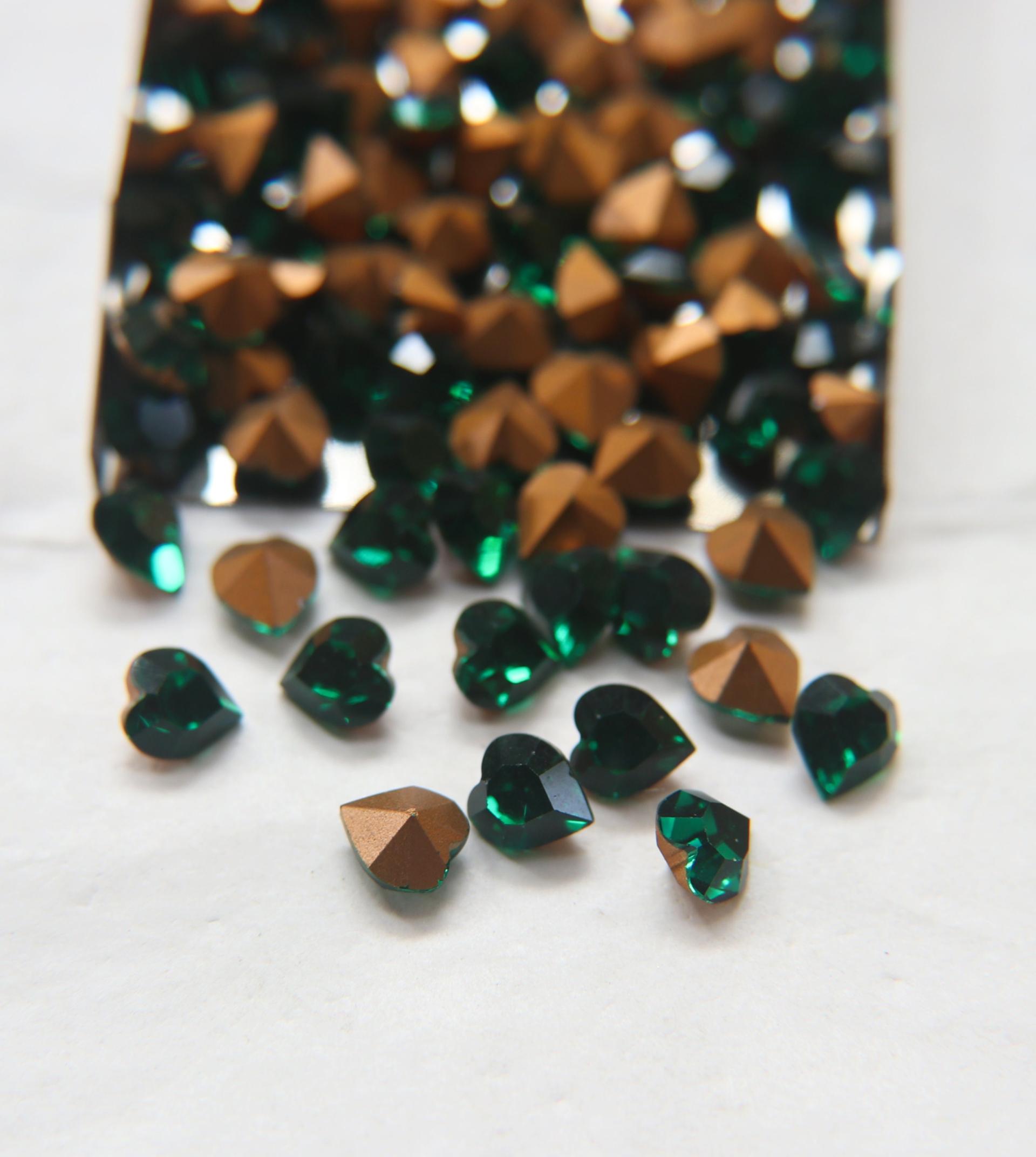 8X9 mm Vintage Swarovski Emerald Hearts 36/72/144 Pieces fancy stones, jewelry making, craft supply, clay art, embellishment