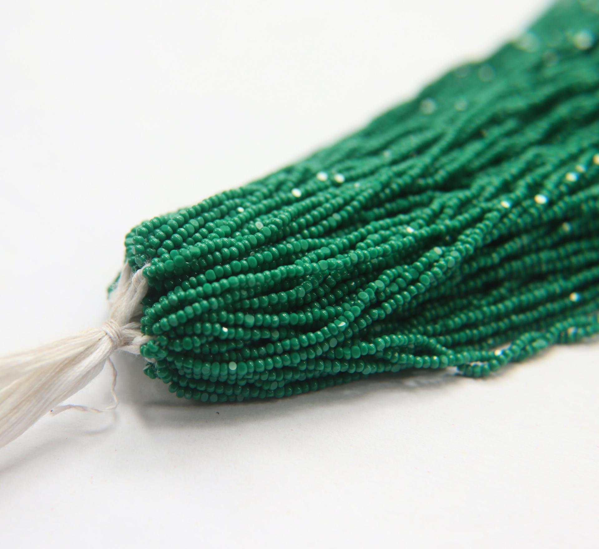 13/0 Charlotte true Cut Beads Opaque Dark Leaf Green 1/5/25/50/100 Hanks PREMIUM SEED Beads, bracelet beads, tassel beads