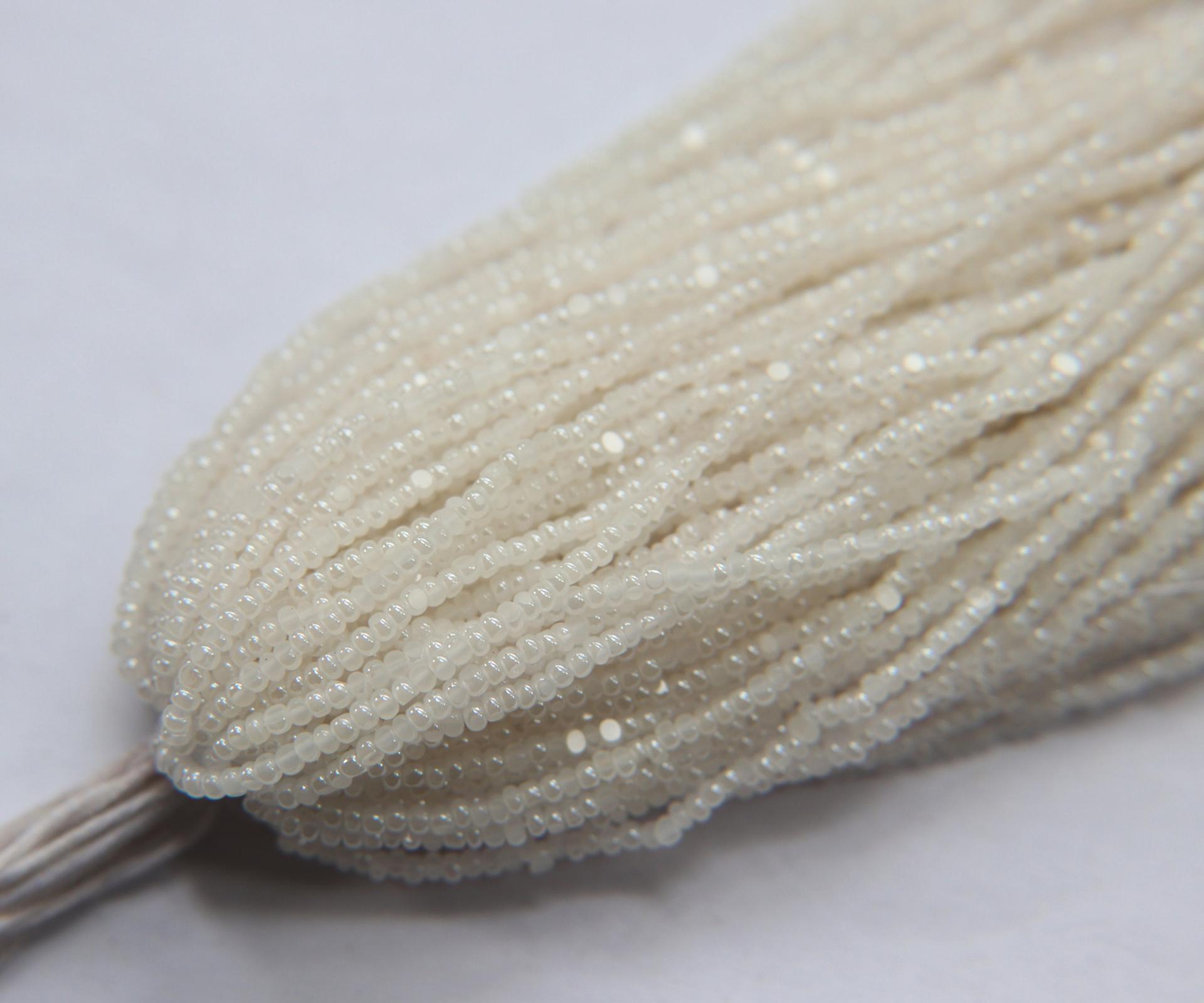 11/0 Hanks Charlotte Cut Beads 57102 Alabaster White 1/5/25/50/100 Hanks 2.0mm jewellery rare glass beads, jewelry supply, findings