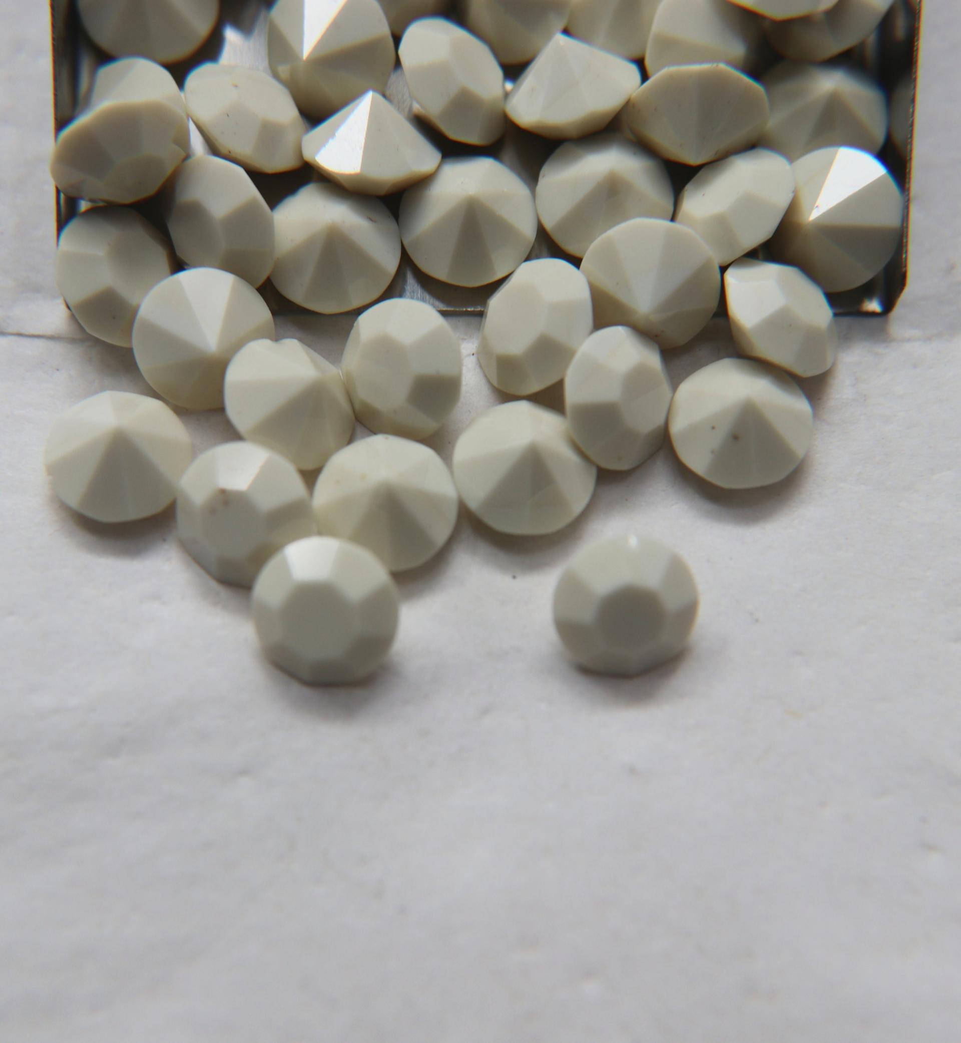 Swarovski 45 SS Chaton Round IVORY 2/6/12/36/72 Pieces Vintage Swarovski, premium materials, clay art, bijoux materials