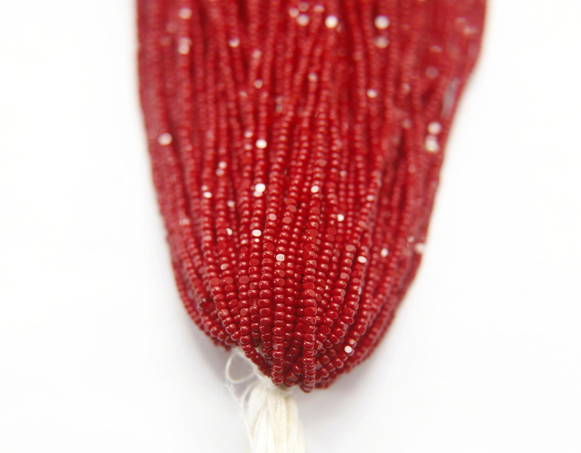 13/0 Hanks Charlotte True Cut Beads Opaque Garnet 1/5/25/50/100 Hanks 1.6mm glass beads, jewelry supply, findings, craft supply, rare beads