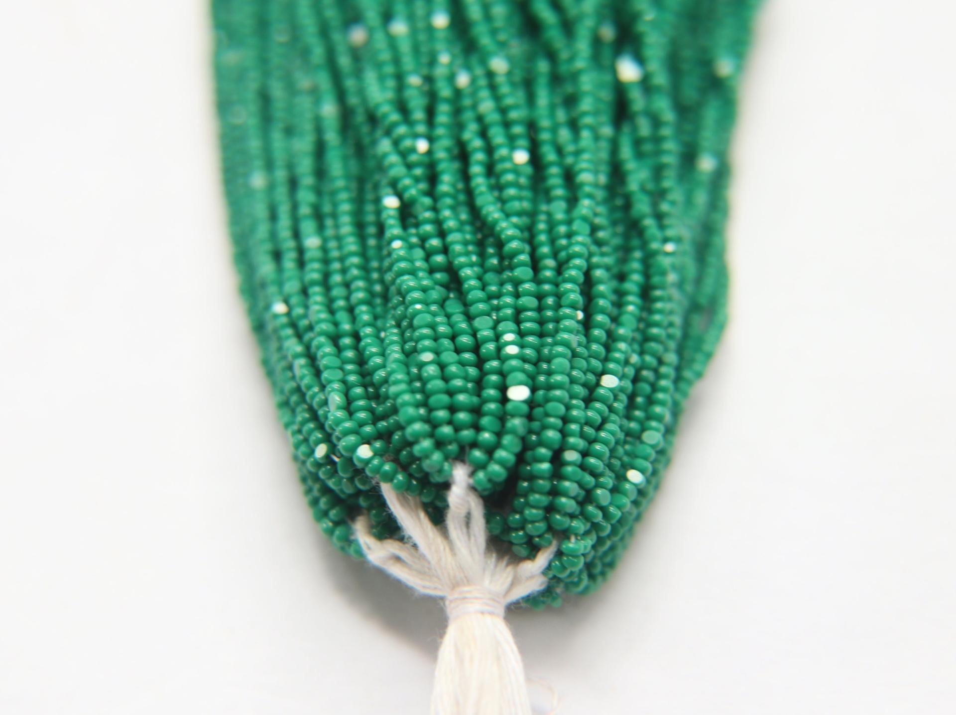13/0 Charlotte true Cut Beads Opaque Dark Leaf Green 1/5/25/50/100 Hanks PREMIUM SEED Beads, bracelet beads, tassel beads