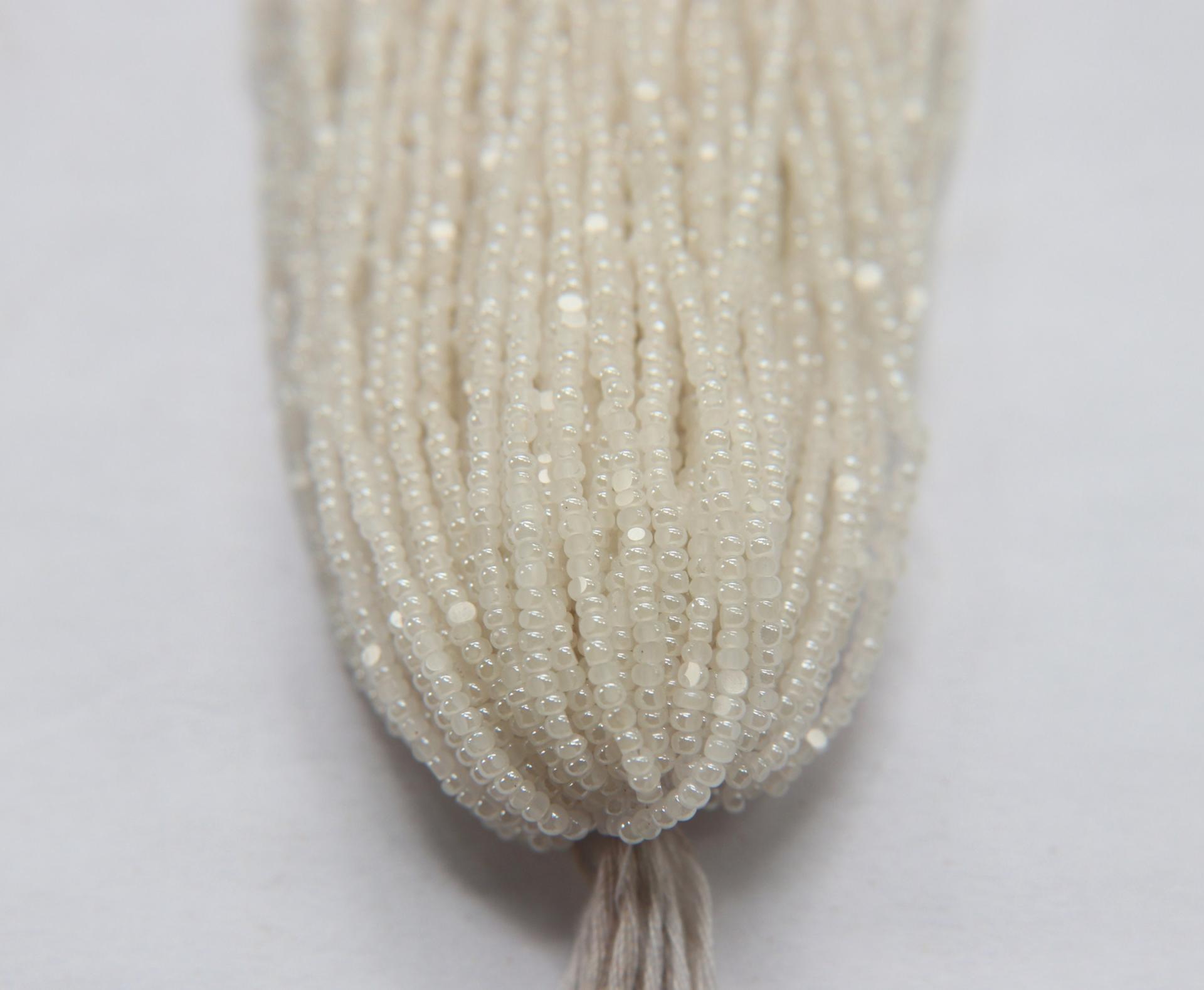 11/0 Hanks Charlotte Cut Beads 57102 Alabaster White 1/5/25/50/100 Hanks 2.0mm jewellery rare glass beads, jewelry supply, findings