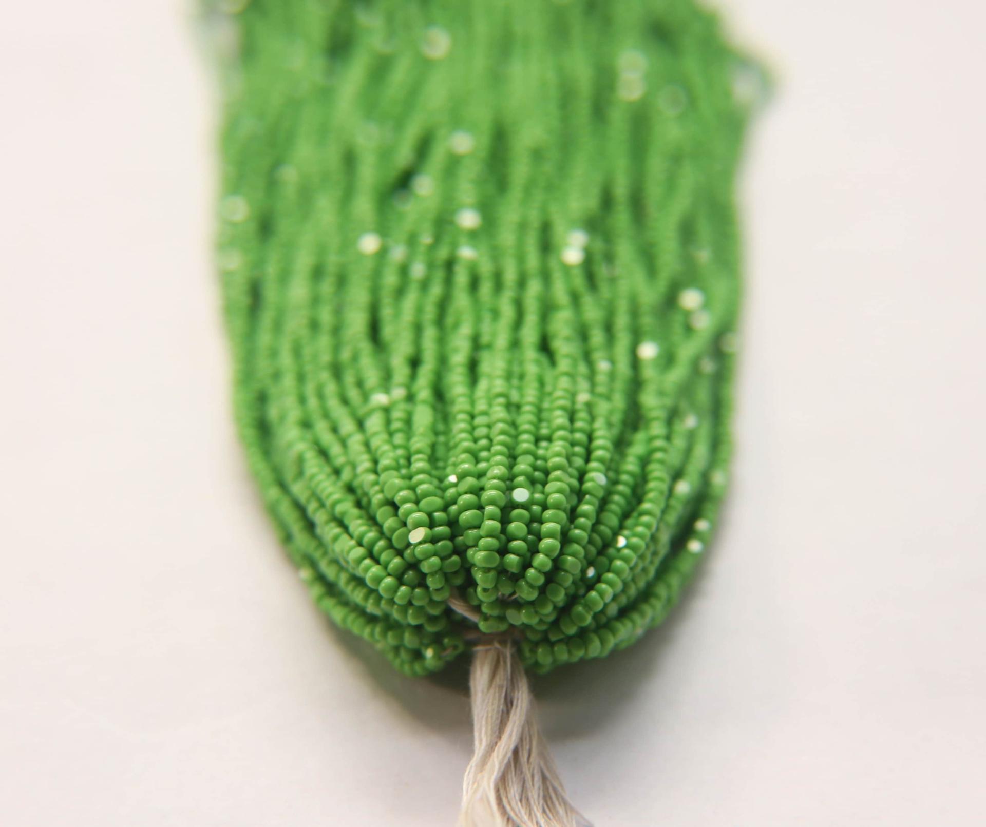 11/0 Hanks Charlotte Cut Beads 53230 Opaque Medium Green 1/5/25/50/100 Hanks 2.0mm indian beads, glass beads, jewelry supply, findings
