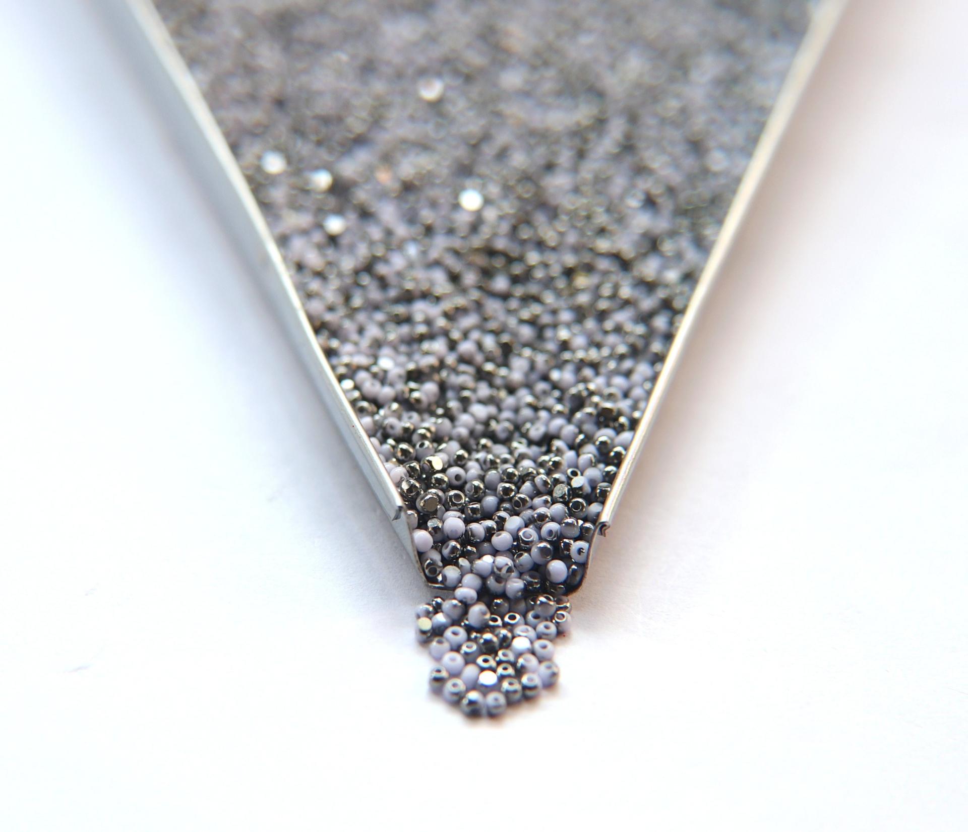 11/0 Charlotte Cut Beads Premium Patina Periwinkle Gunmetal 10/20/50/250/500 Grams PREMIUM MATERIALS