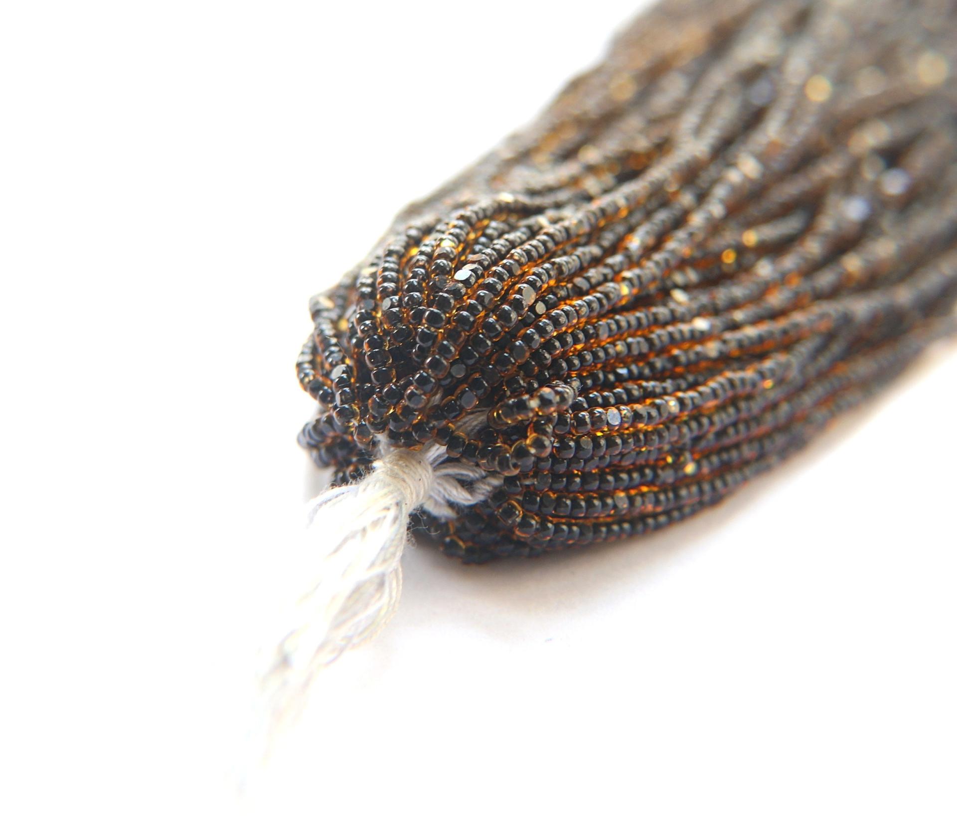 11/0 Hanks Charlotte Cut Beads Honey Jet Lined 1/5/25/50/100 Hanks 2.0mm jewellery NATIVE rare glass beads, jewelry supply,