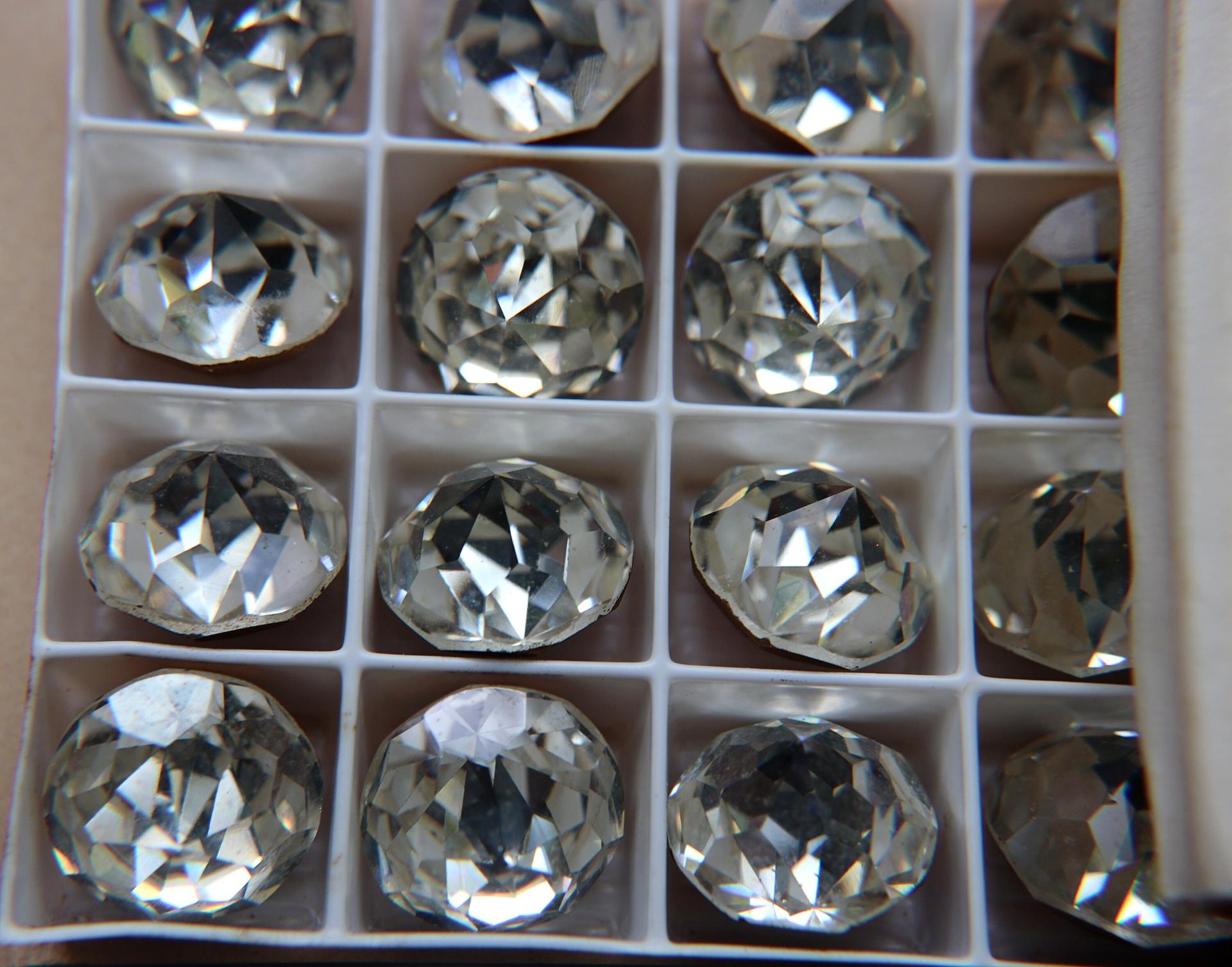 18mm Swarovski Vintage Crystal foiled 2/6 Pieces PREMIUM MATERIALS