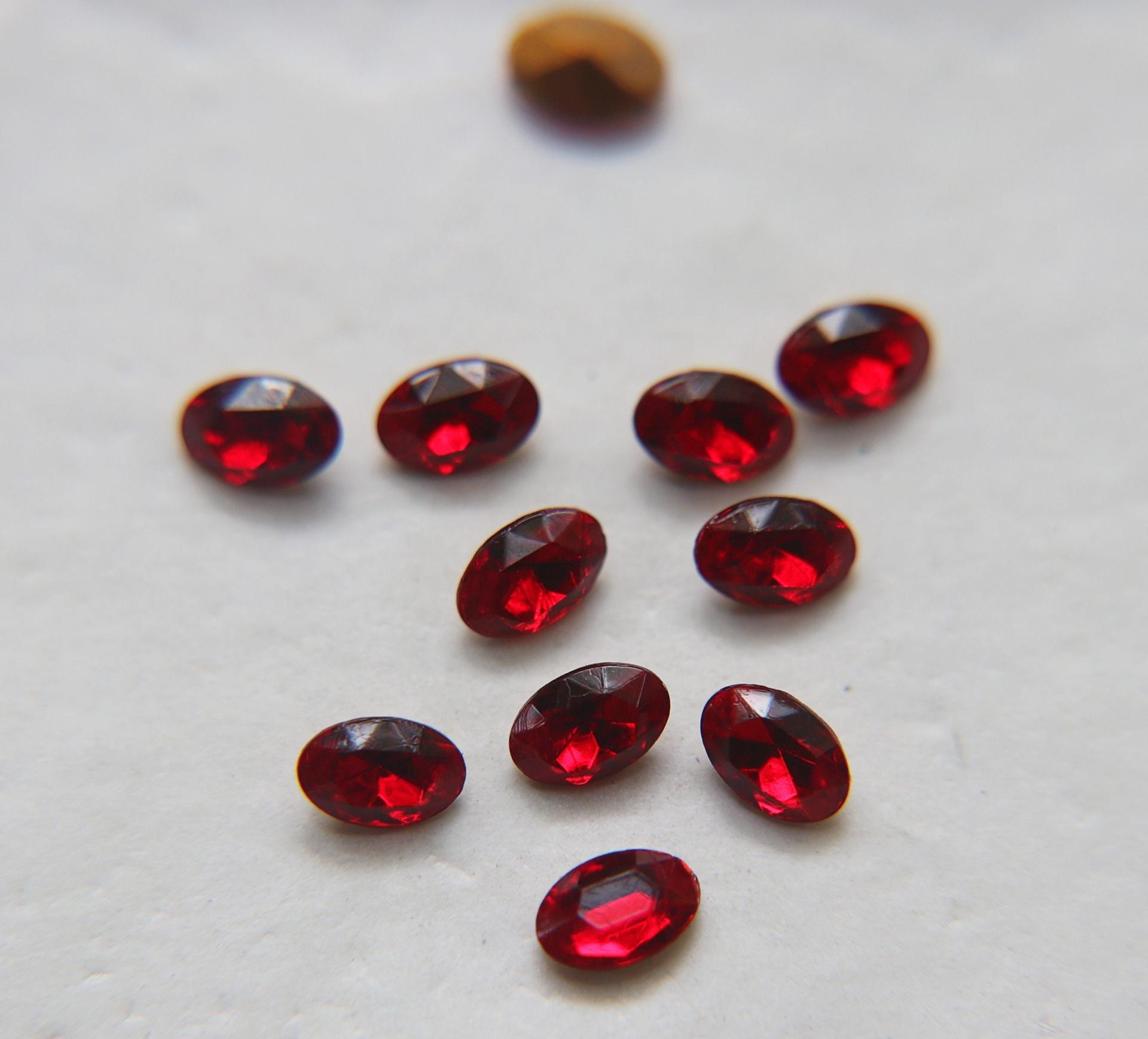 Vintage Swarovski 6X4 mm Oval Shape Crystal Rhinestones in Siam/Fuchsia 6/12/36/72/144 Pieces gemstones, jewlery making, color zirconium