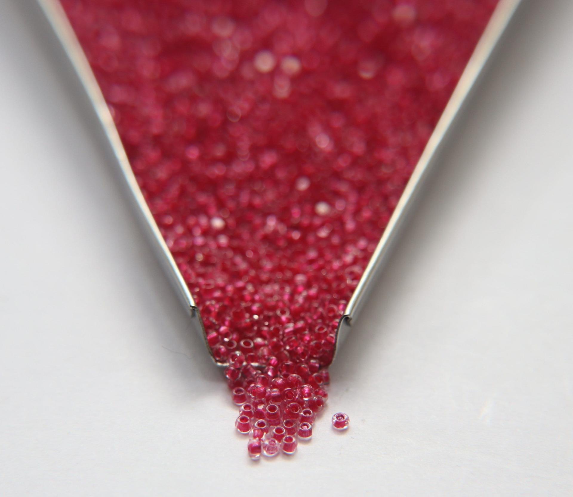 13/0 Charlotte Cut Beads in Pearl Linings (13 Colors) 5/10/20/50/250/500 Grams PREMIUM SEED BEADS
