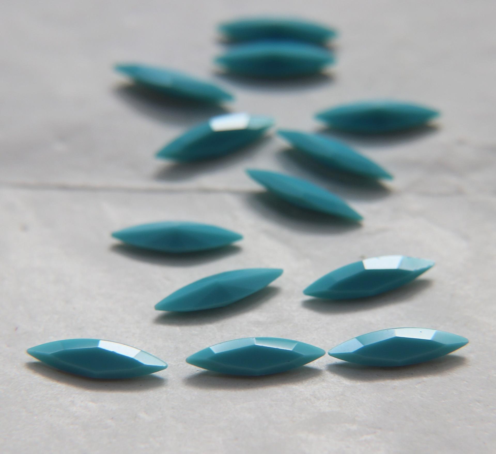 15x4mm Swarovski Turquoise Marquise, New Vintage Pointy Back Navette 4200 crystals, gold foil 6/24 Pieces Jewery making stones