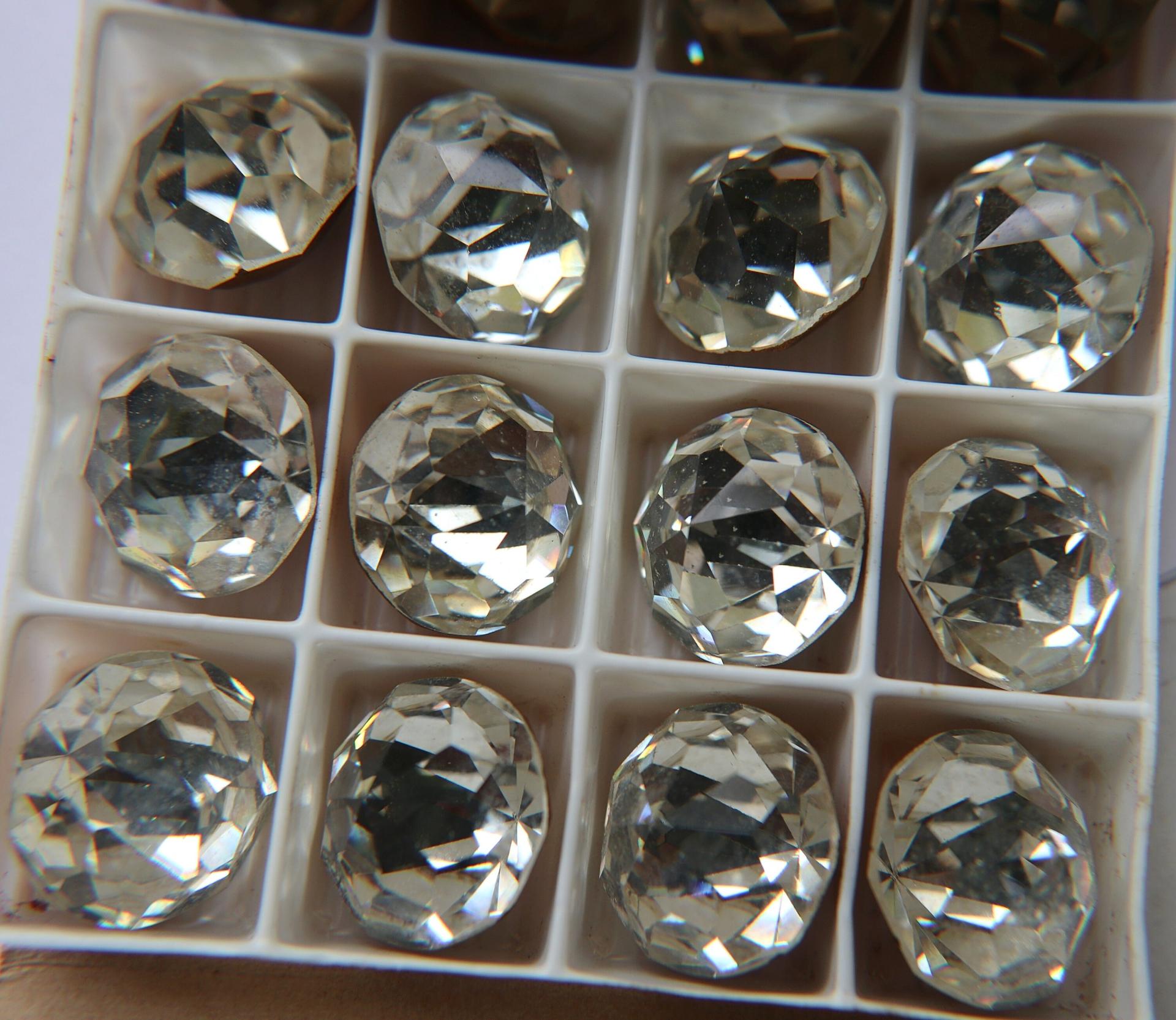 18mm Swarovski Vintage Crystal foiled 2/6 Pieces PREMIUM MATERIALS