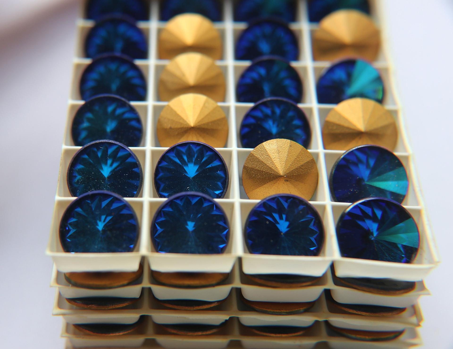 16 mm Vintage Swarovski Round Crystal Bermuda Blue V 2/6 Pieces gemstones opal, jewlery making, color zirconium