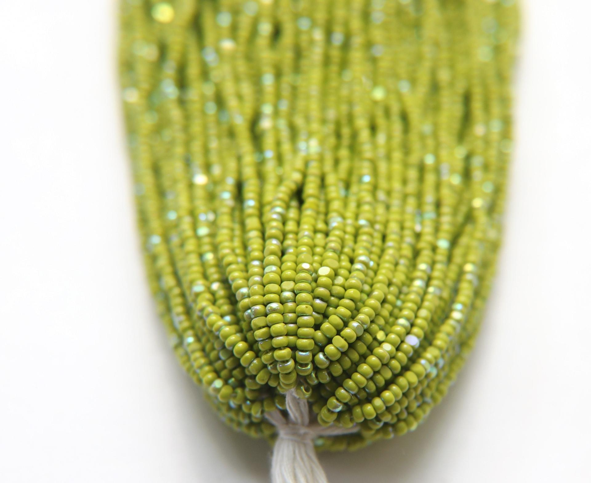 11/0 Hanks Charlotte true Cut Beads Patina Opaque Olivine Aurore Boreale 1/5/25/50/100 Hanks PREMIUM SEED Beads, NATIVE supplies