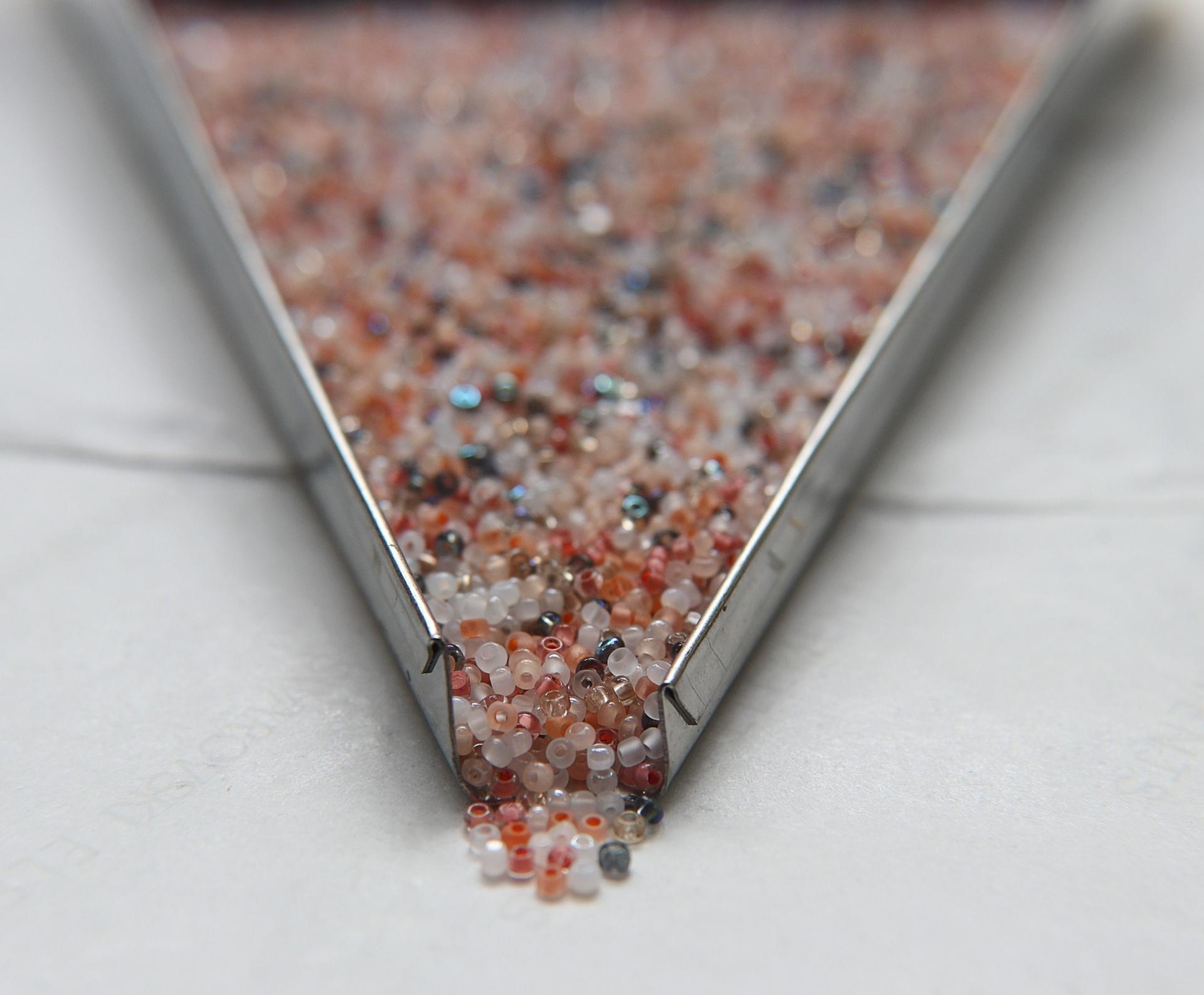 11/0 13/0 True cuts Charlotte Beads Beeblossom Mix Beads 10/20/50/250/500 Grams PREMIUM SEED BEADS, Native Supply, beads soup