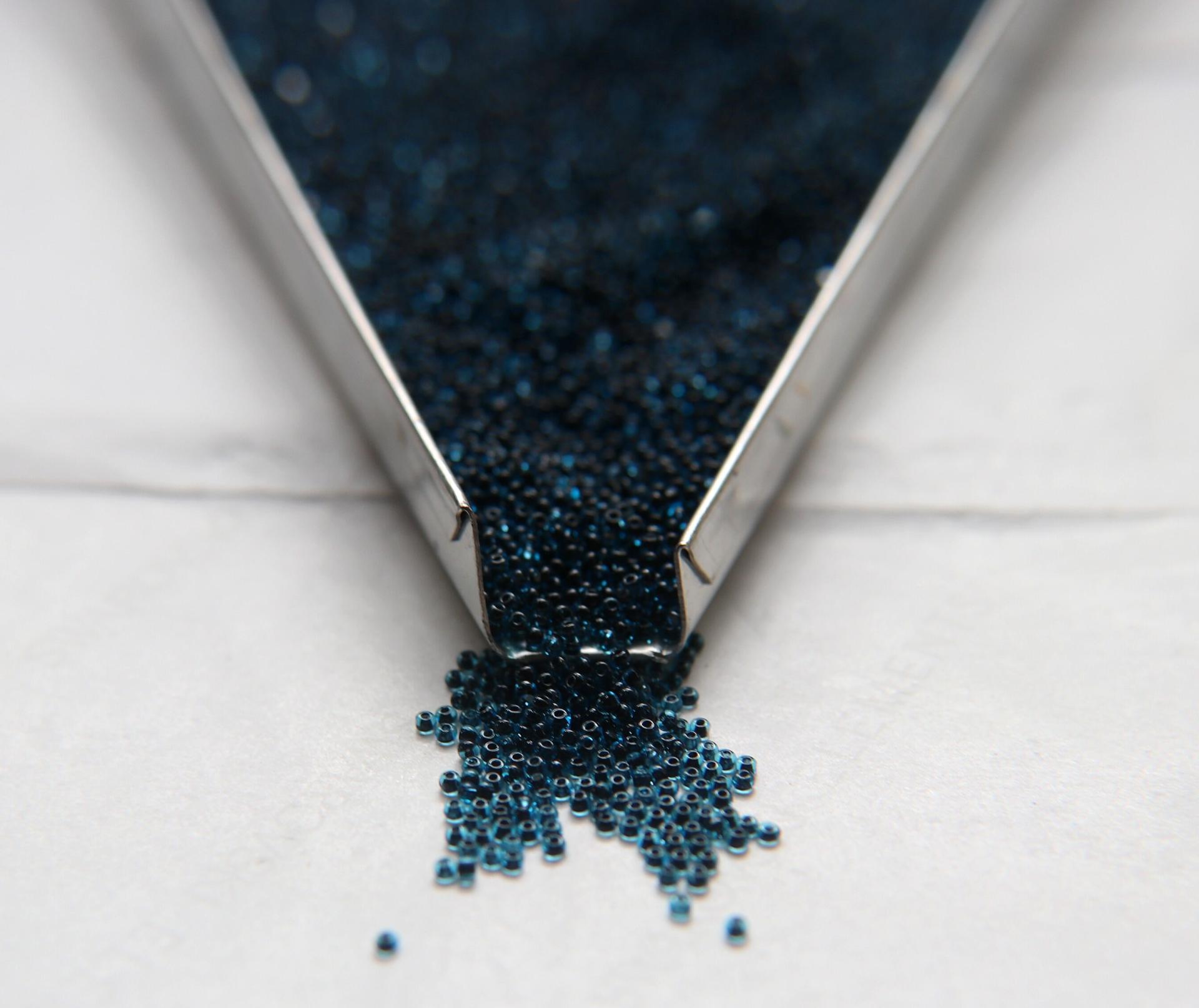 13/0 True cuts Charlotte Cut Beads Aqua Black Lined 5/10/20/50/250/500 GRAMS jewellery rare heart beads, jewelry supply, native supply