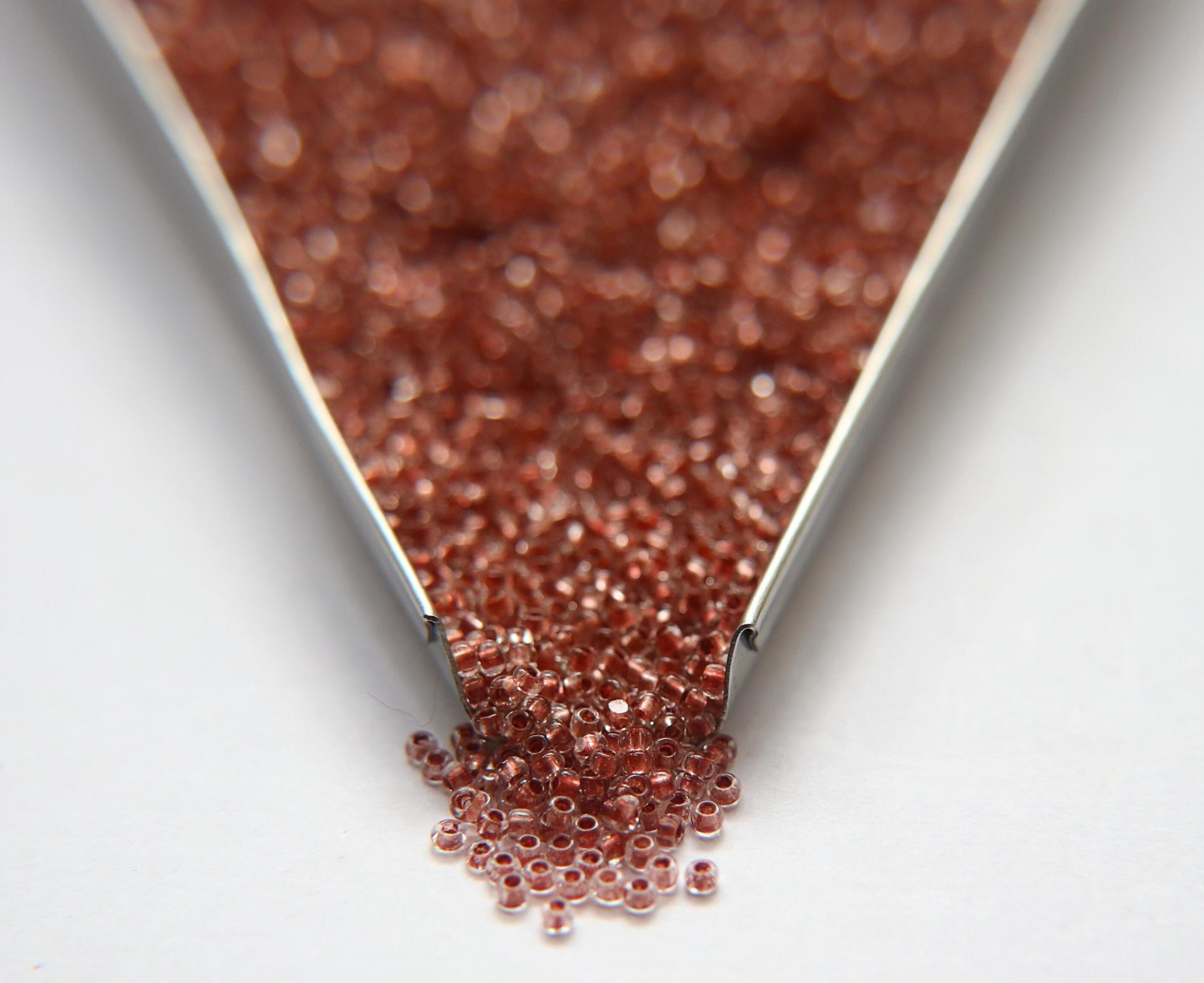 13/0 Charlotte Cut Beads in Pearl Linings (13 Colors) 5/10/20/50/250/500 Grams PREMIUM SEED BEADS