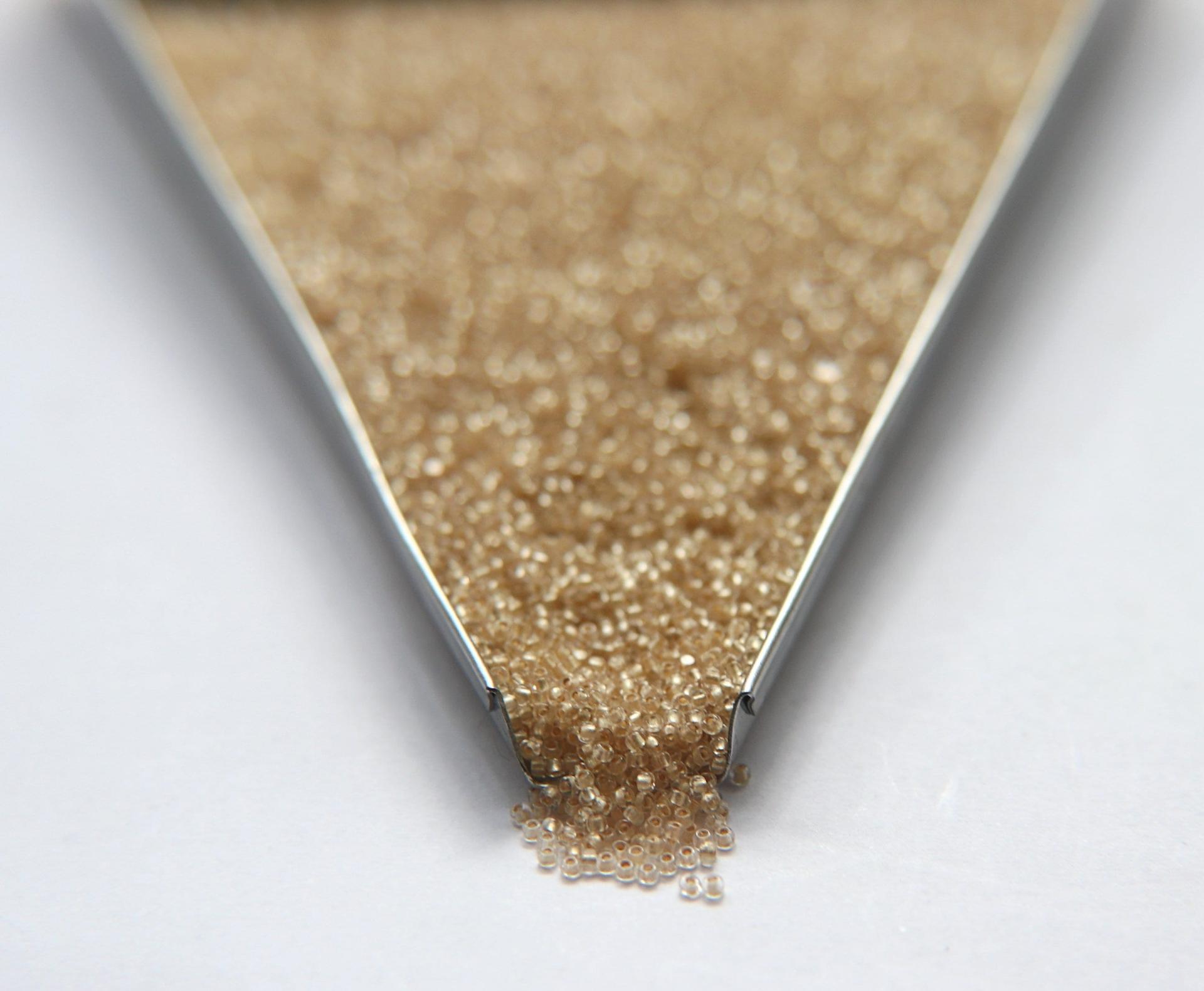 13/0 Charlotte Cut Beads in Pearl Linings (13 Colors) 5/10/20/50/250/500 Grams PREMIUM SEED BEADS