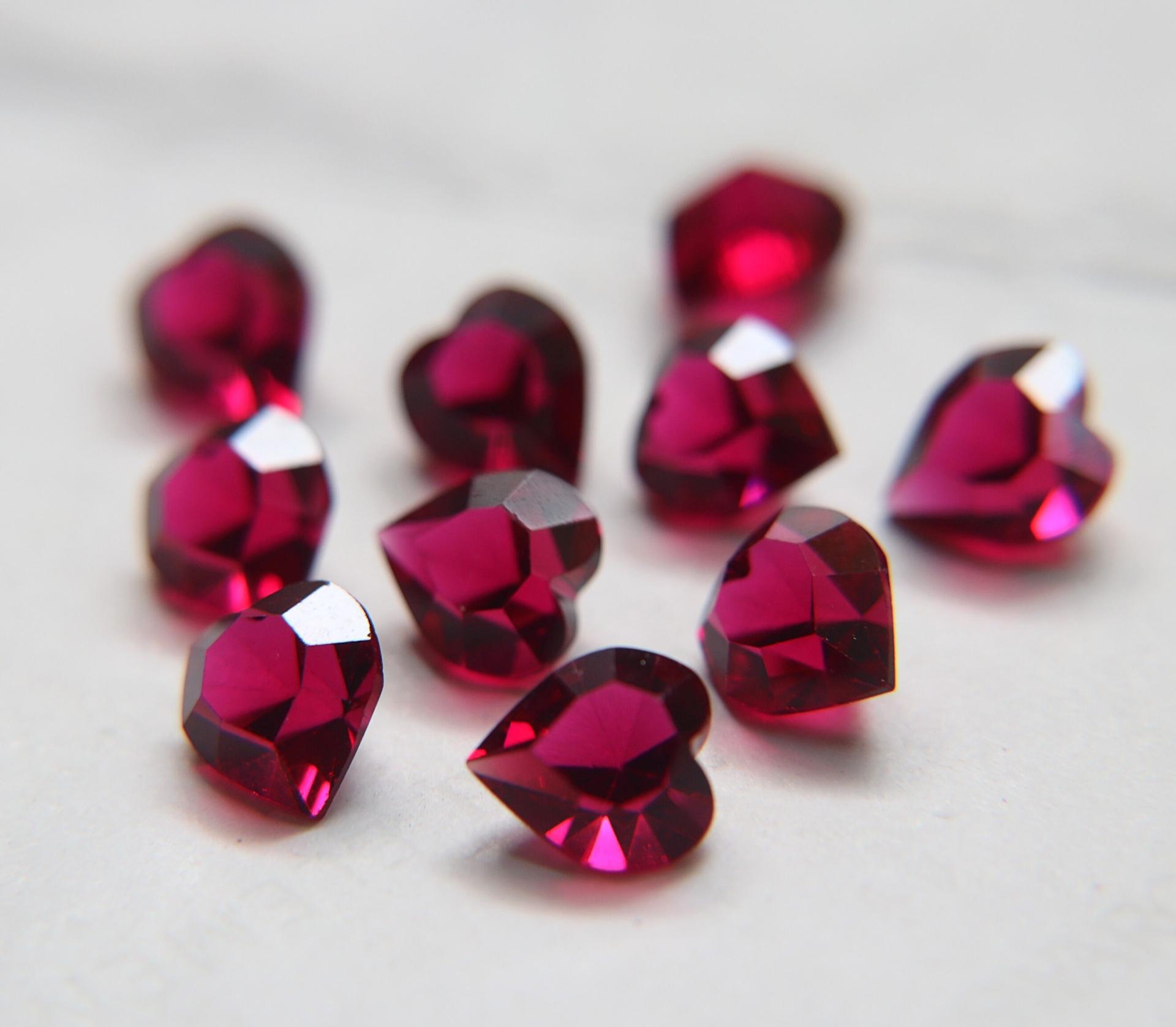 Swarovski Vintage Heart Rhinestones - 11X10.5 mm in Ruby unfoiled 12/24/48 Pieces fancy stones, jewelry making