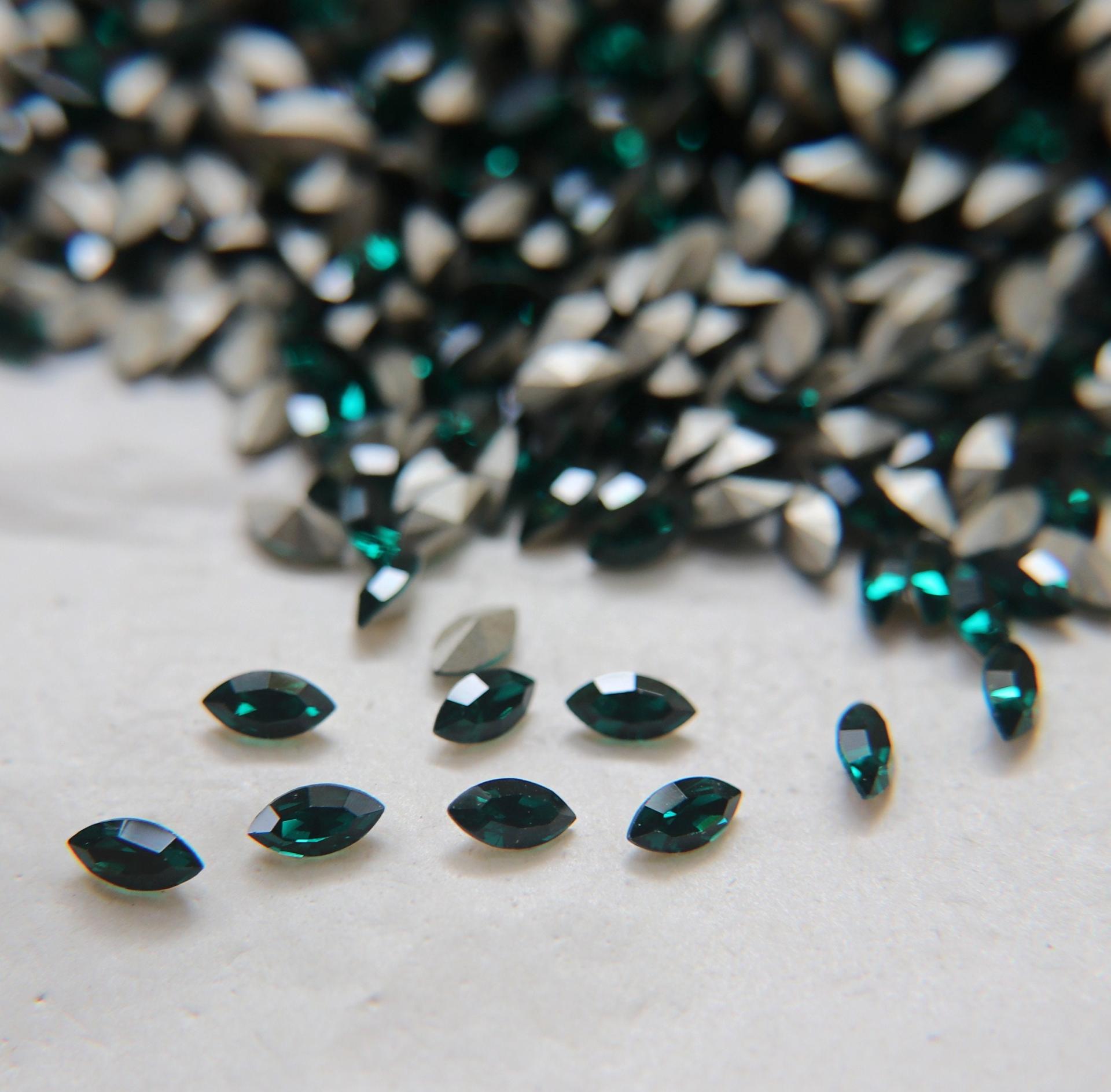 8X4 mm Vintage Swarovski fancy Navette in Emerald 36/72/144 Pieces Jewery making stones gemstones, fancy opal stones