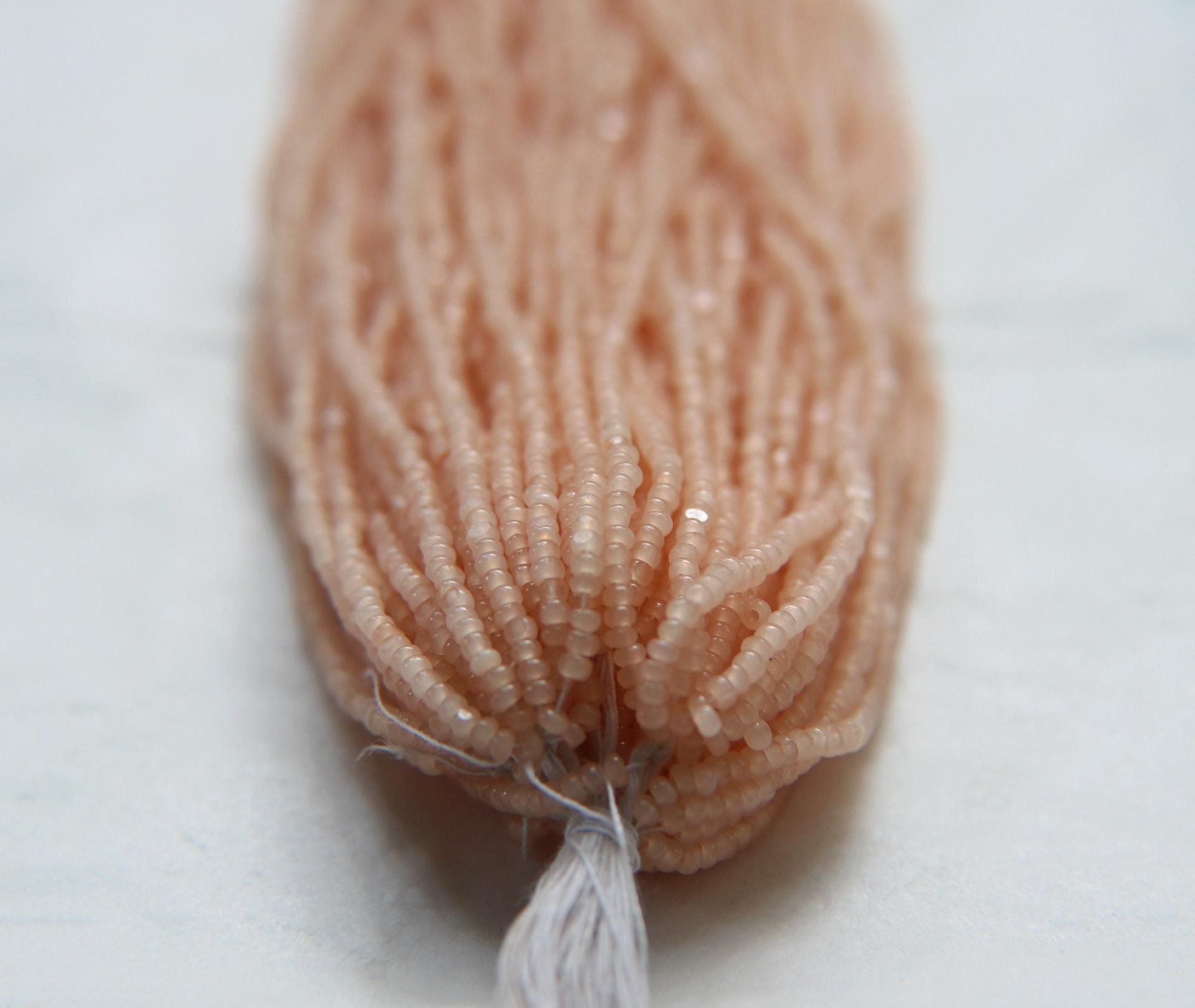 11/0 Hanks Charlotte Cut Beads Light Peach Opal 1/5/25/50/100 Hanks 2.0mm jewellery rare glass beads, jewelry supply findings, Native supply