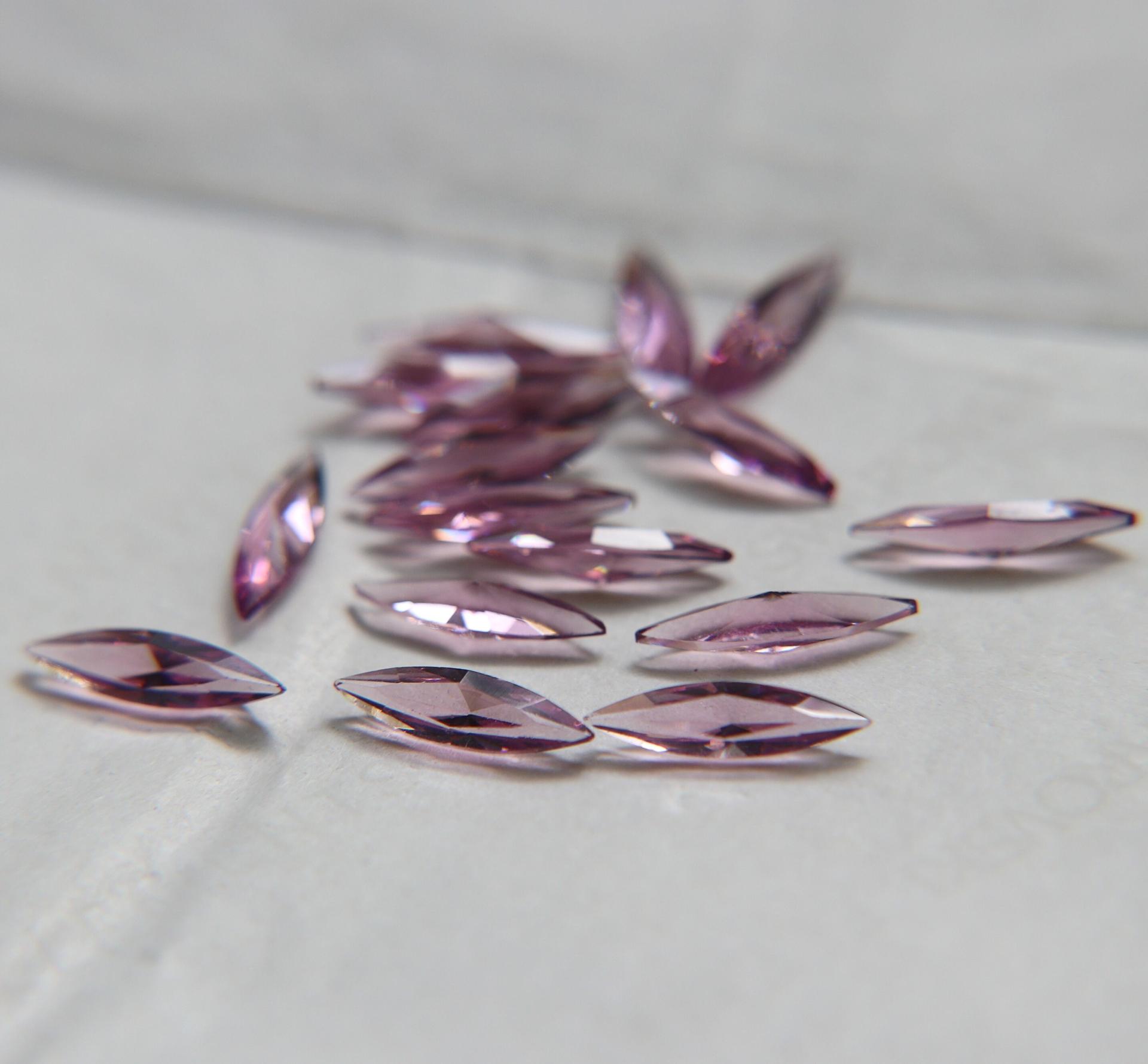 15x4mm Swarovski Light Amethyst Marquise, New Vintage Pointy Back Navette 4200 crystals, unfoiled 6/24 Pieces Jewery making stones