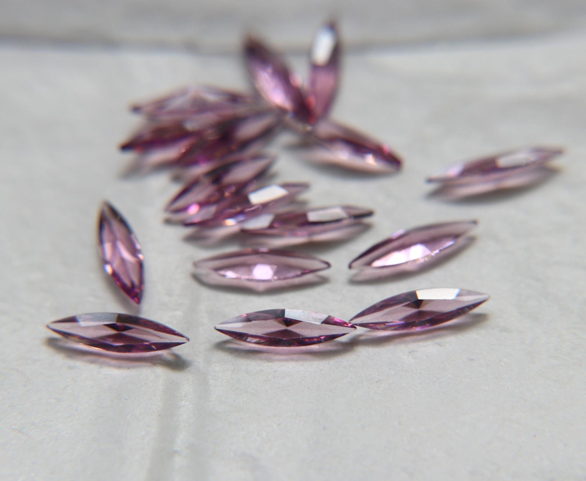15x4mm Swarovski Light Amethyst Marquise, New Vintage Pointy Back Navette 4200 crystals, unfoiled 6/24 Pieces Jewery making stones