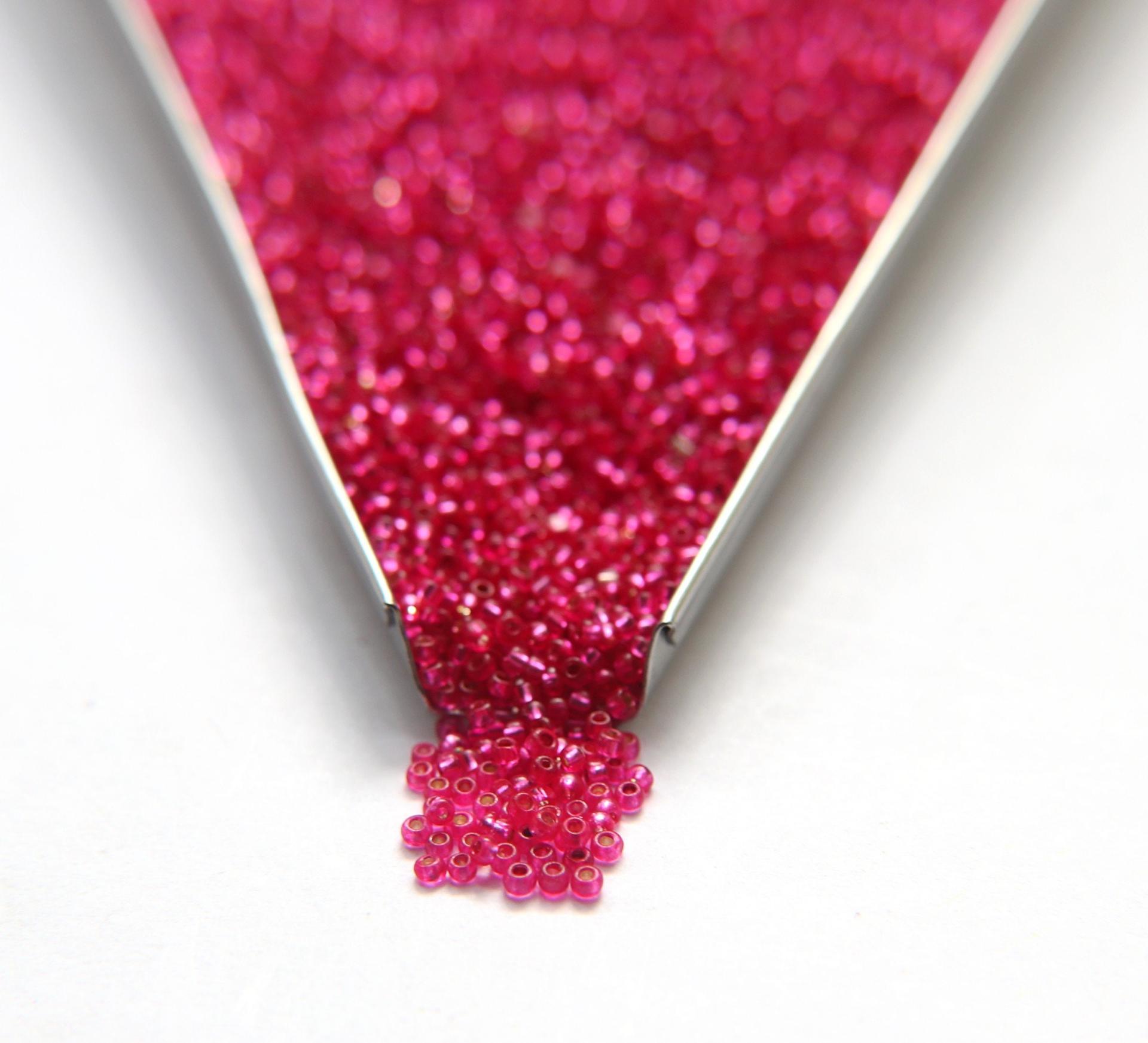 11/0 Charlotte True Cuts Beads Silver Lined Color (Dyed) 10/20/50/250/500 Premium Seed beads, jewelry making