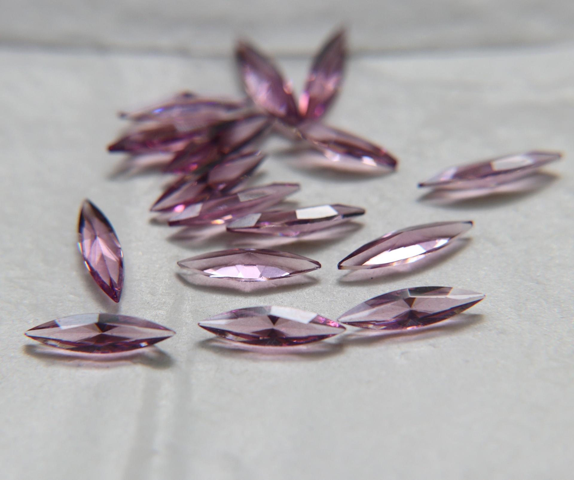 15x4mm Swarovski Light Amethyst Marquise, New Vintage Pointy Back Navette 4200 crystals, unfoiled 6/24 Pieces Jewery making stones