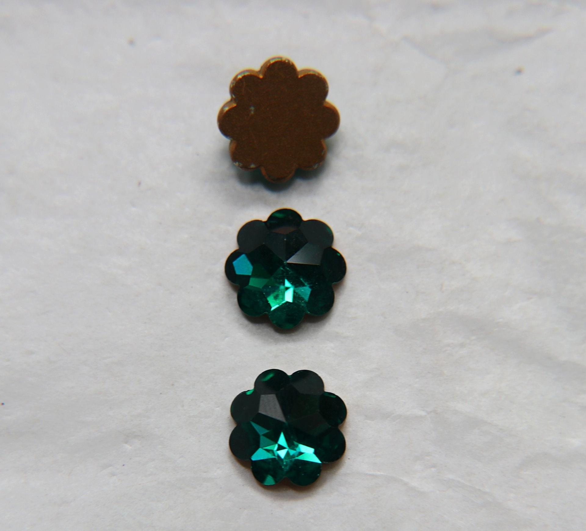 12mm Swarovski Vintage Flower Foiled Flat Back Rhinestones in Emerald 2/6/12/36/72 pieces Vintage findings, jewellery parts