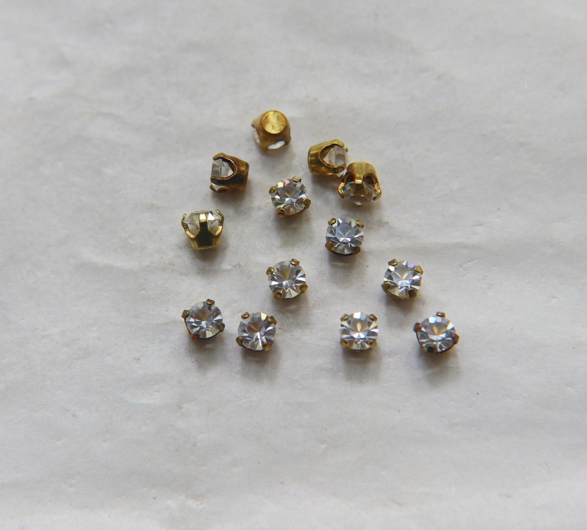 Swarovski 32 PP Vintage Prong Settings in (4 Colours) 36/72/144/432 Pieces jewelry supplies, strass embellishments, vintage rare