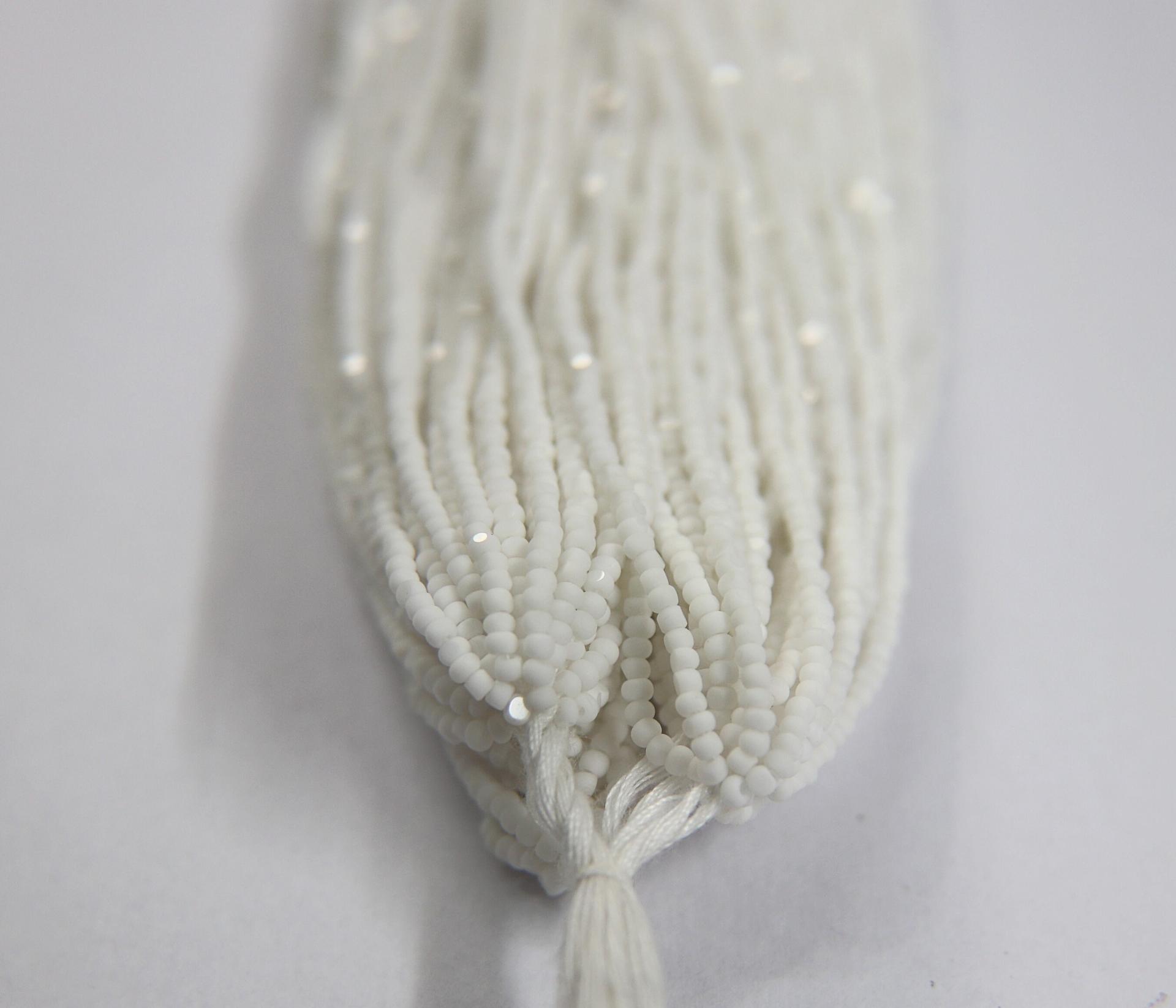 11/0 Hanks Charlotte Cut Beads Matt Chalk White 1/5/25/50/100 Hanks 2.0mm jewellery rare glass beads, jewelry supply, findings, craft supply