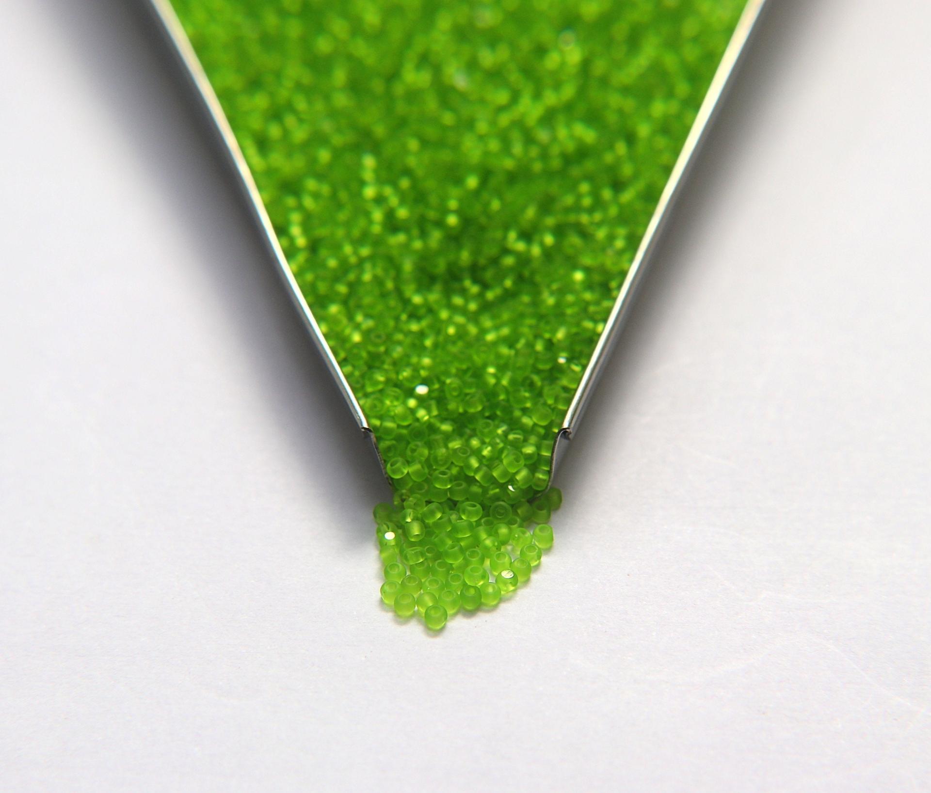 11/0 Charlotte true Cuts Beads MATT Transparent Lime 10/20/50/250/500 Native Beads Supply, Premium Seed Beads
