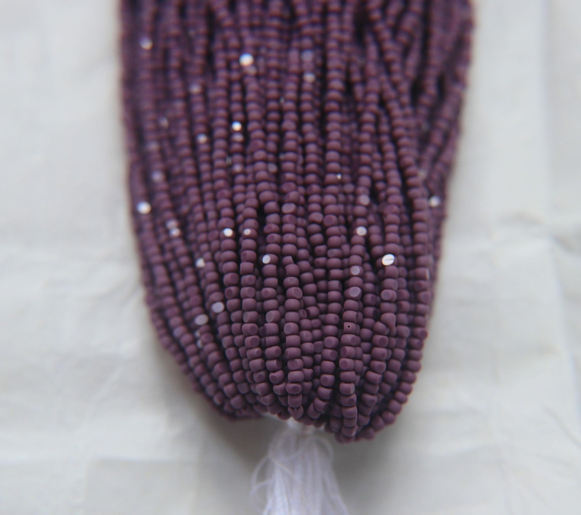 11/0 Hanks Charlotte Cut Beads MATT 23040 Opaque Amethyst 1/5/25/50/100 Hanks 2.0mm beads, jewelry supply, findings, Native supply