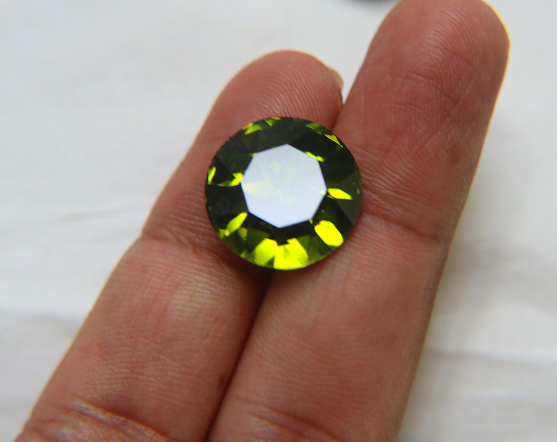 Olivine GF (17mm) Vintage Swarovski 1201 Dentelle fancy Stone Gold Foiled 2/6/24/72 pieces jewlery making stones