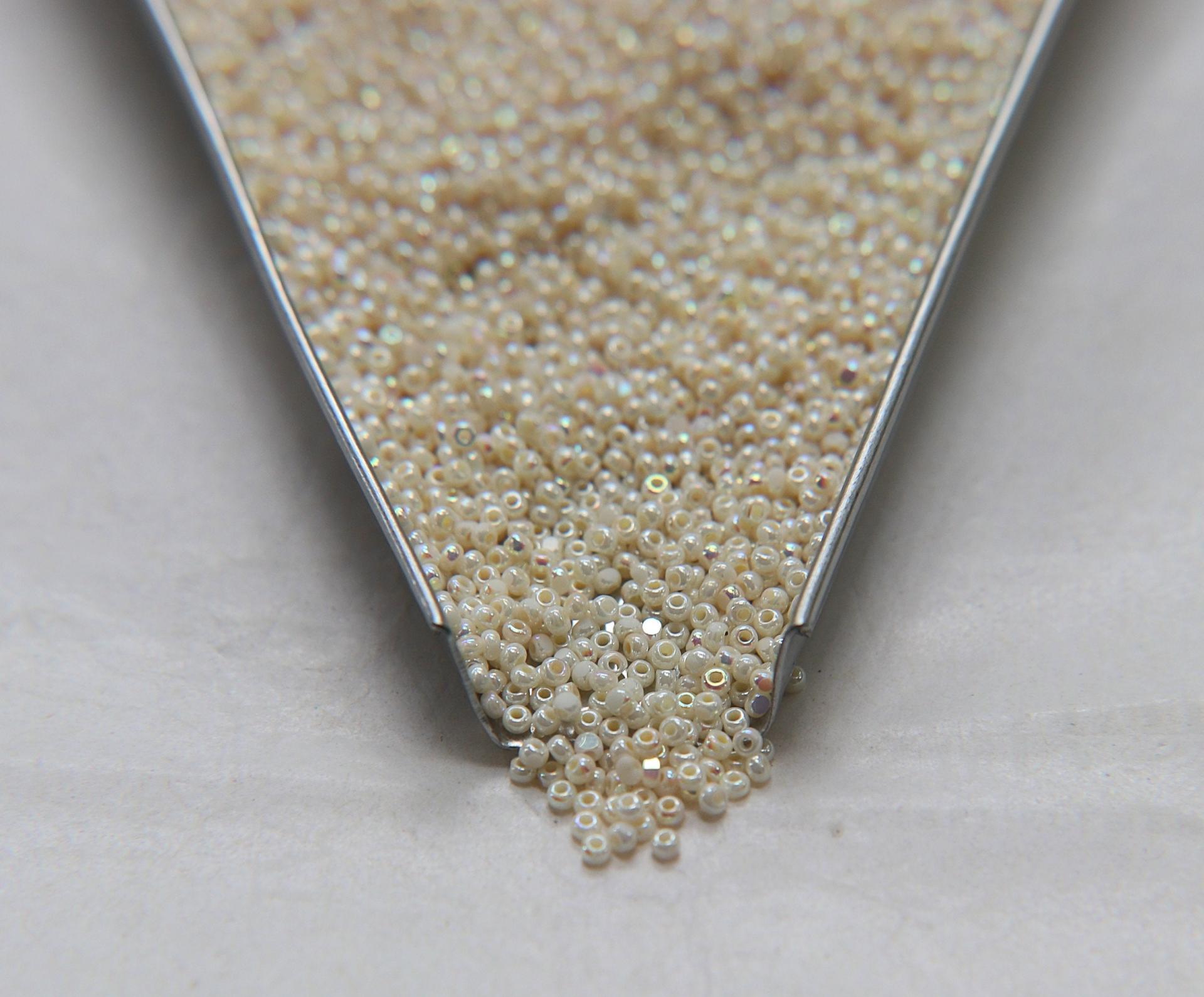 13/0 Charlotte Cut Beads Patina Opaque Ivory Aurore Boreale 5/10/20/50/250/500 Grams native supplies, jewelry making, embroidery materials