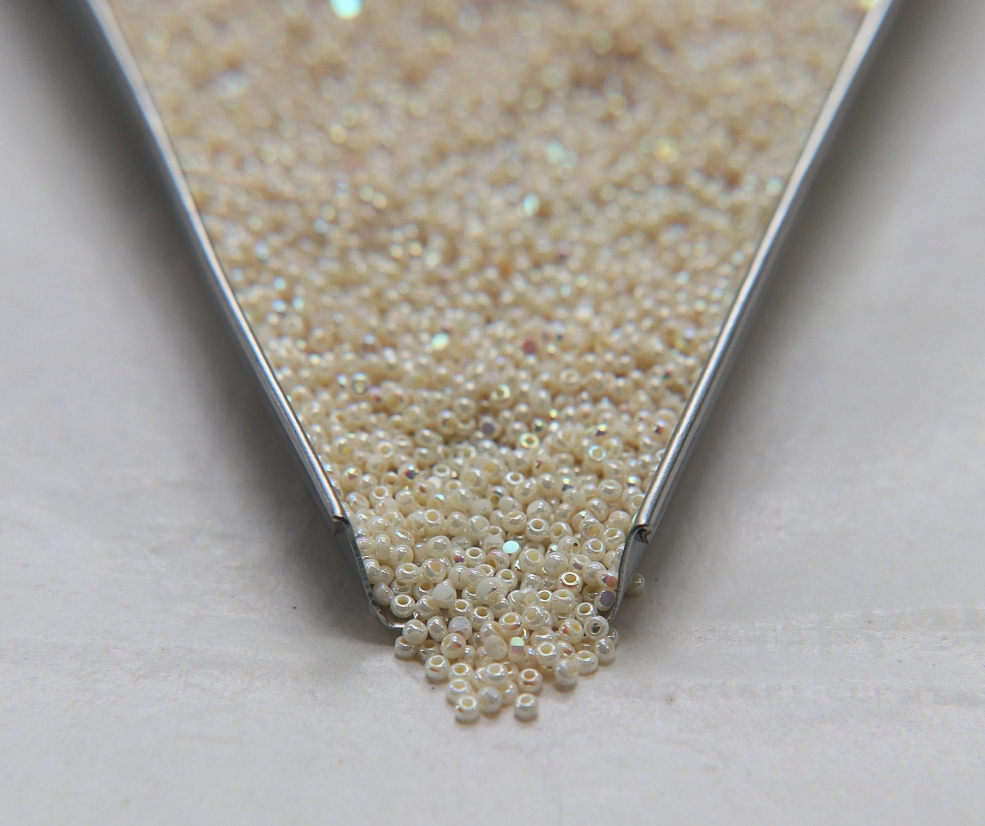 13/0 Charlotte Cut Beads Patina Opaque Ivory Aurore Boreale 5/10/20/50/250/500 Grams native supplies, jewelry making, embroidery materials