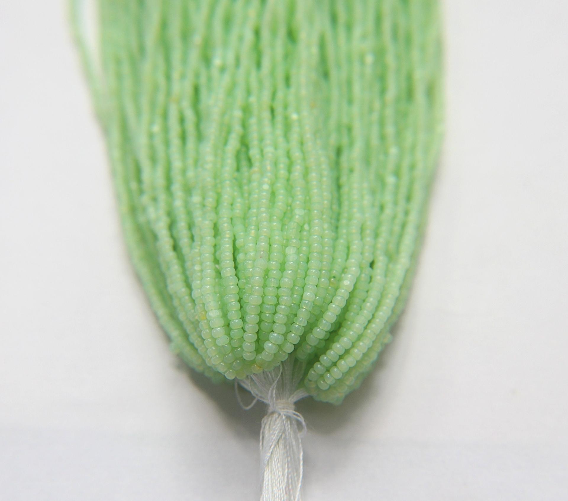 13/0 Hanks Charlotte Cut Beads Chrysolite Opal 1/5/25/50/100 Hanks 1.6 mm jewellery rare glass beads, jewelry supply, Native supply