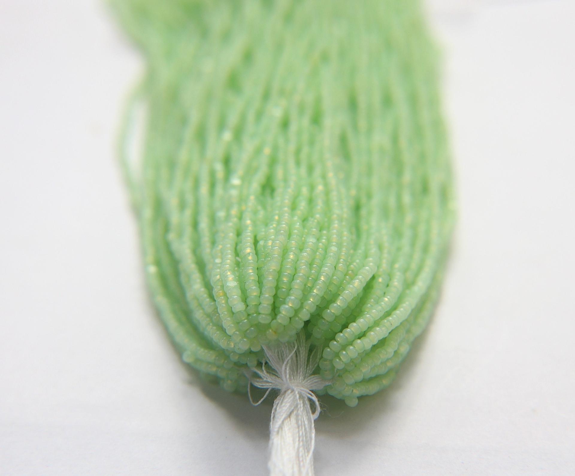 13/0 Hanks Charlotte Cut Beads Chrysolite Opal 1/5/25/50/100 Hanks 1.6 mm jewellery rare glass beads, jewelry supply, Native supply