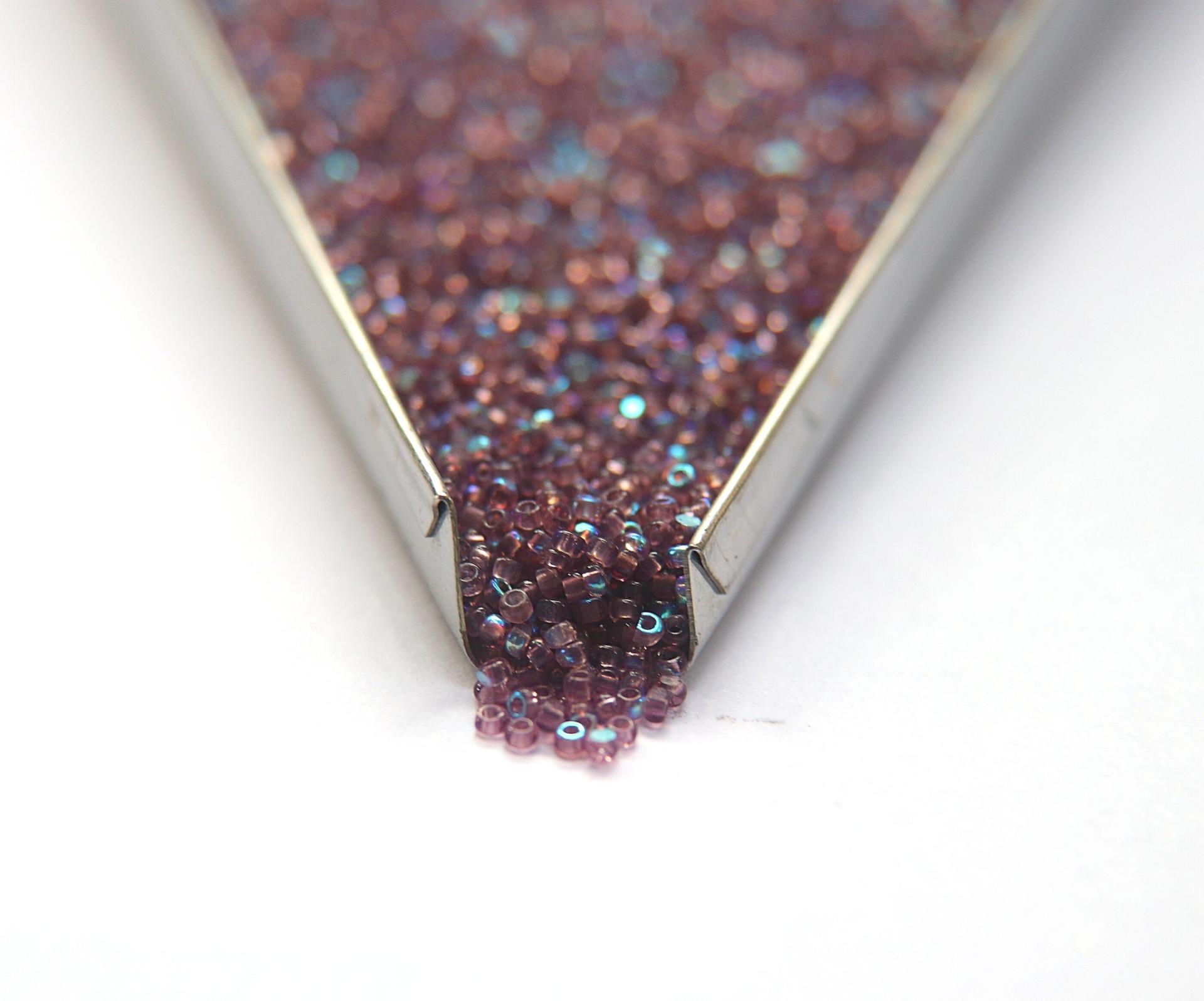 11/0 Charlotte true Cut Beads Patina Transparent Light Amethyst Aurore Boreale 10/20/50/250/500 Grams PREMIUM SEED Beads, vintage supplies