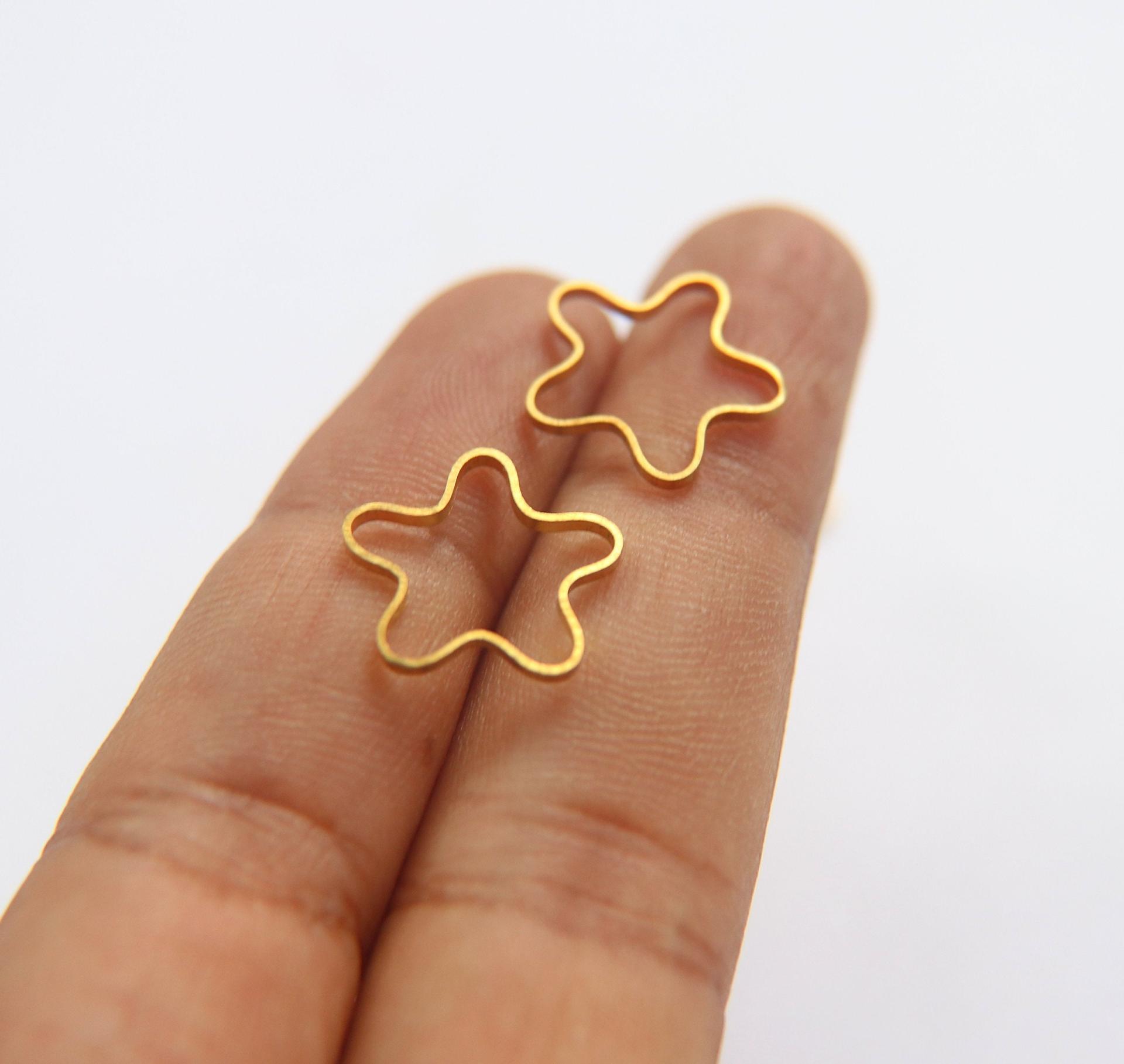 Raw Brass Hollow Star Pendant Charms -Brass Star Shape Wire Frame- Earring Findings- Geometry Stampings -Jewelry Supply 25/75/150/500 Pieces