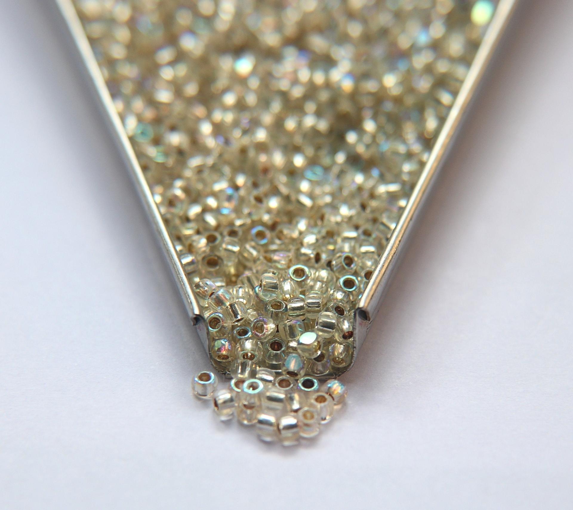 8/0 Charlotte Cut Beads Patina Crystal Silver Lined Aurore Boreale 10/20/50/250/500 Grams PREMIUM SEED Beads jewelry supply vintage findings