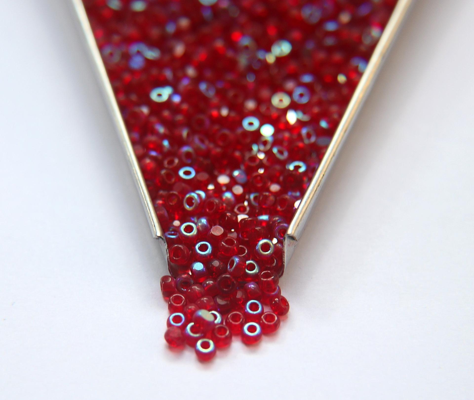 8/0 Charlotte Cut Beads Patina Transparent Garnet Aurore Boreale 10/20/50/250/500 Grams PREMIUM SEED Beads jewelry supply vintage findings