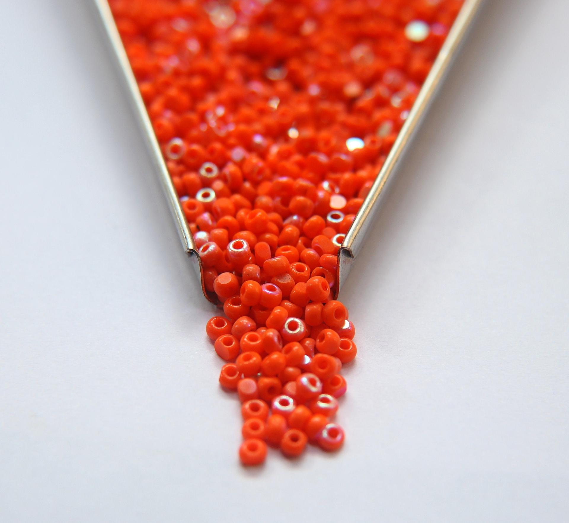 8/0 Charlotte Cut Beads Patina Opaque Orange Aurore Boreale 10/20/50/250/500 Grams PREMIUM SEED Beads jewelry supply vintage findings