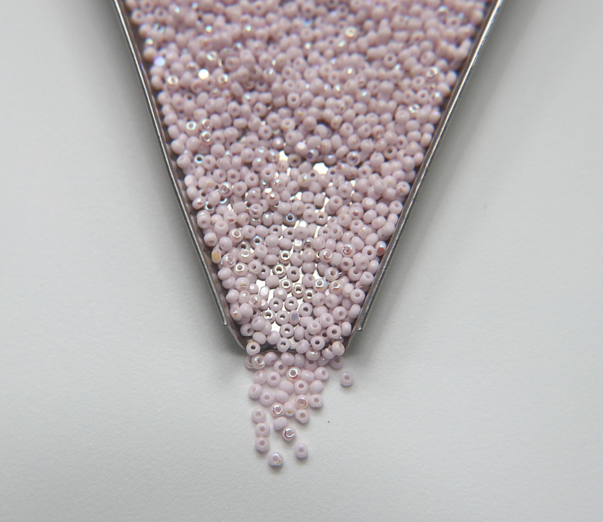11/0 Charlotte Cut Beads Premium Patina Opaque Petal Pink Aurore Boreale 10/20/50/250/500 Grams PREMIUM MATERIALS