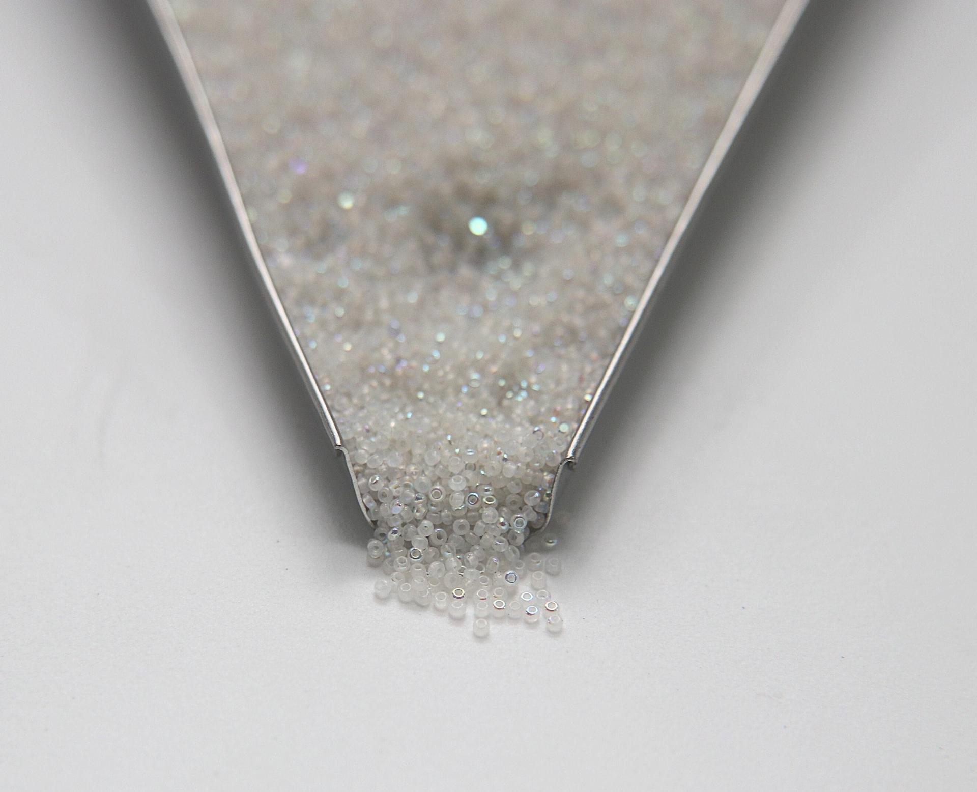 15/0 Charlotte Cut Beads in Patina White Opal Aurore Boreale 5/10/20/50/250/500 Grams native craft supplies, jewelry making, embroidery