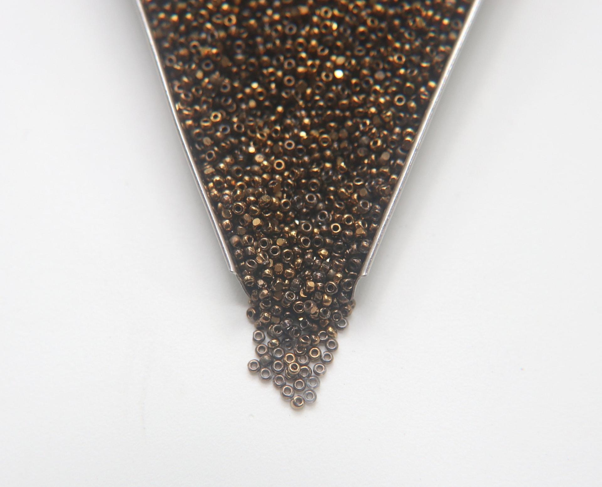 11/0 Charlotte Cut Beads Cocoa Dorado 10/20/50/250/500 Grams embroidery materials, jewelry making, vintage beads, rare finding, aurum