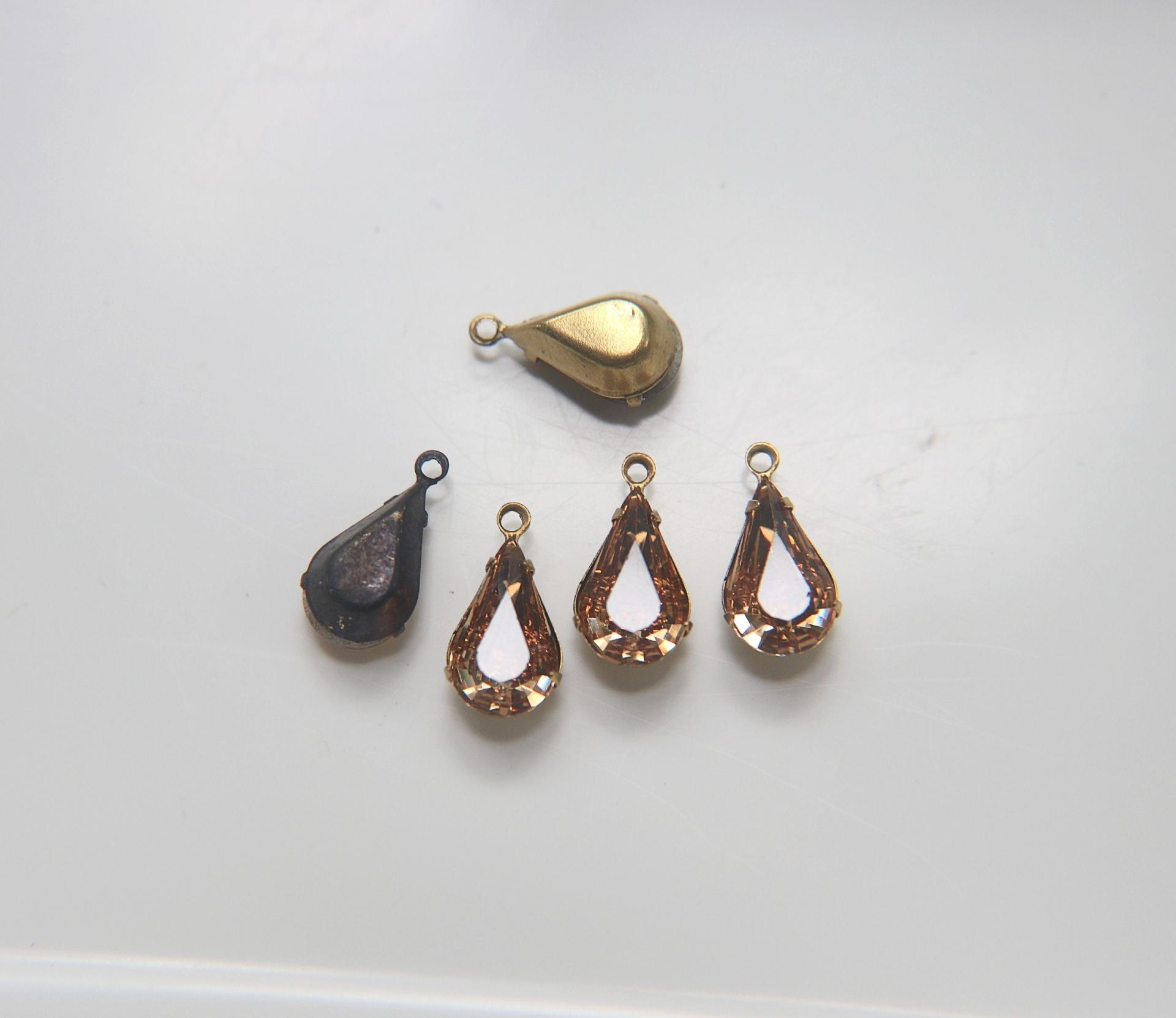 Swarovski 13x8 Fancy pear Stones setting drop dangle (one loop) in 9 colors 2/6/24/72 Pieces jewelry supplies Brass/Vintage Black