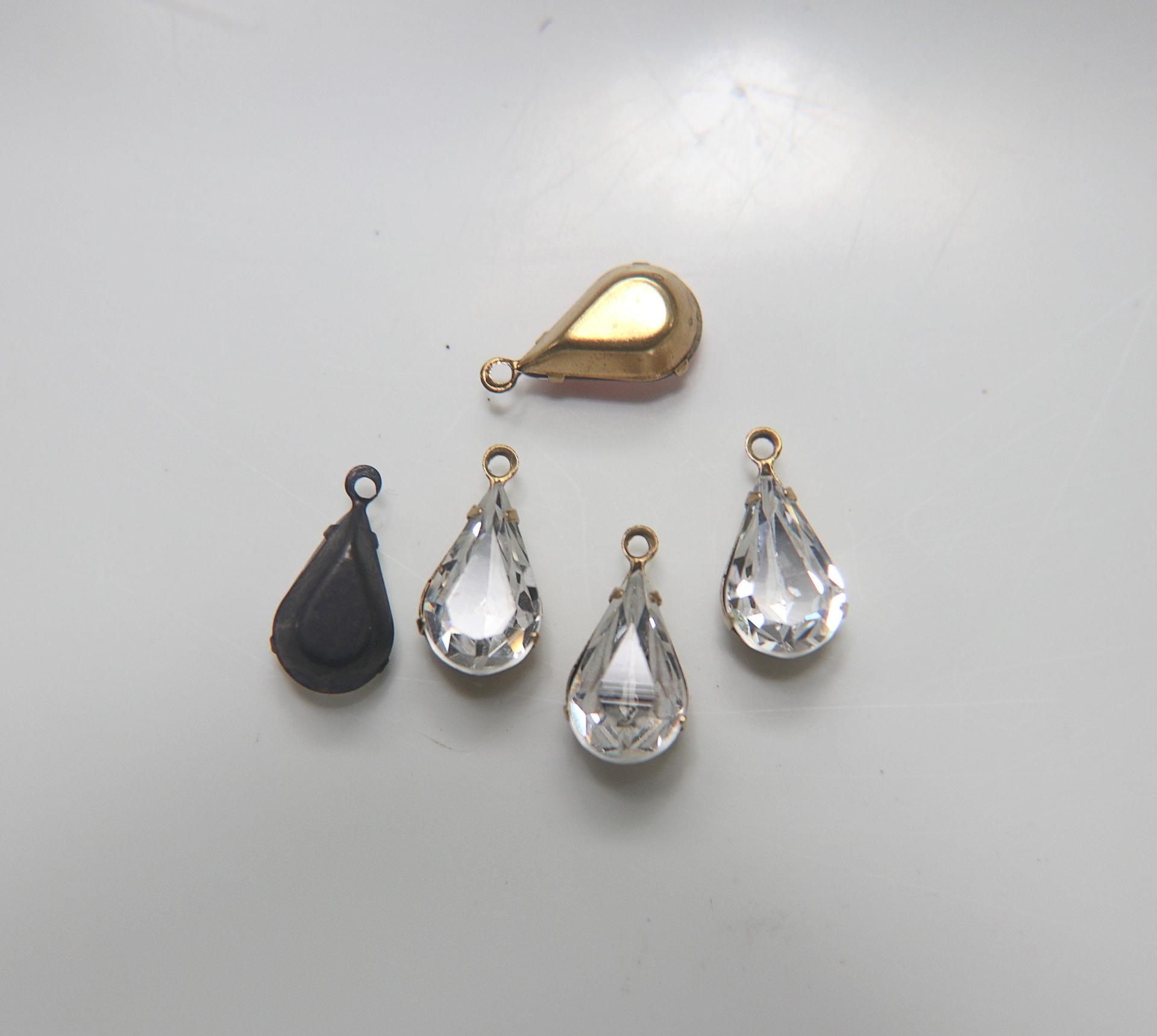Swarovski 13x8 Fancy pear Stones setting drop dangle (one loop) in 9 colors 2/6/24/72 Pieces jewelry supplies Brass/Vintage Black